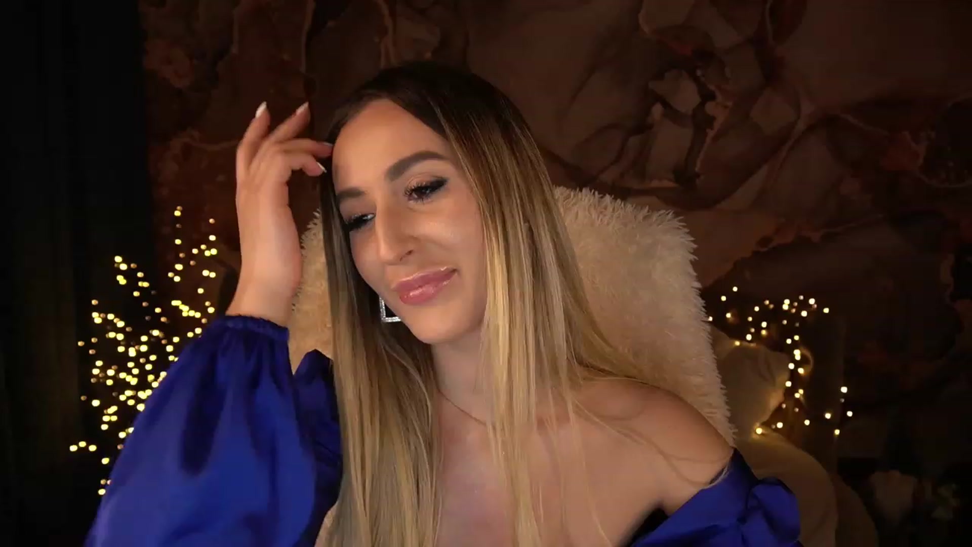 Gallery image thumbnail from LiaBrazzer's myfreecams stream on, 12/31/2022, 16:06 image 1 of 20