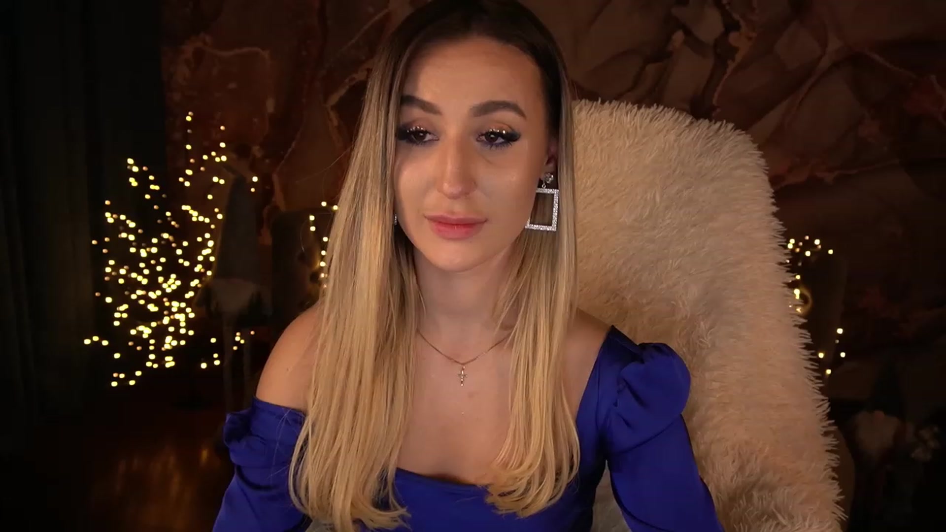 Gallery image thumbnail from LiaBrazzer's myfreecams stream on, 12/31/2022, 18:35 image 8 of 20