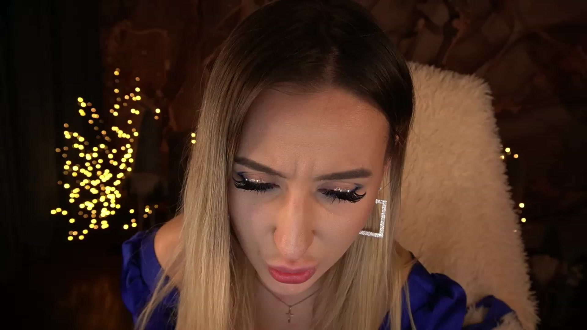 Gallery image thumbnail from LiaBrazzer's myfreecams stream on, 12/31/2022, 18:35 image 3 of 20