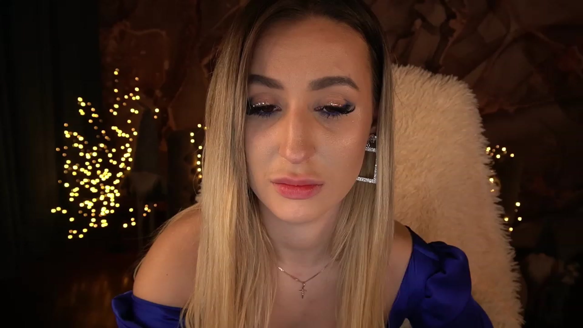 Gallery image thumbnail from LiaBrazzer's myfreecams stream on, 12/31/2022, 18:35 image 10 of 20