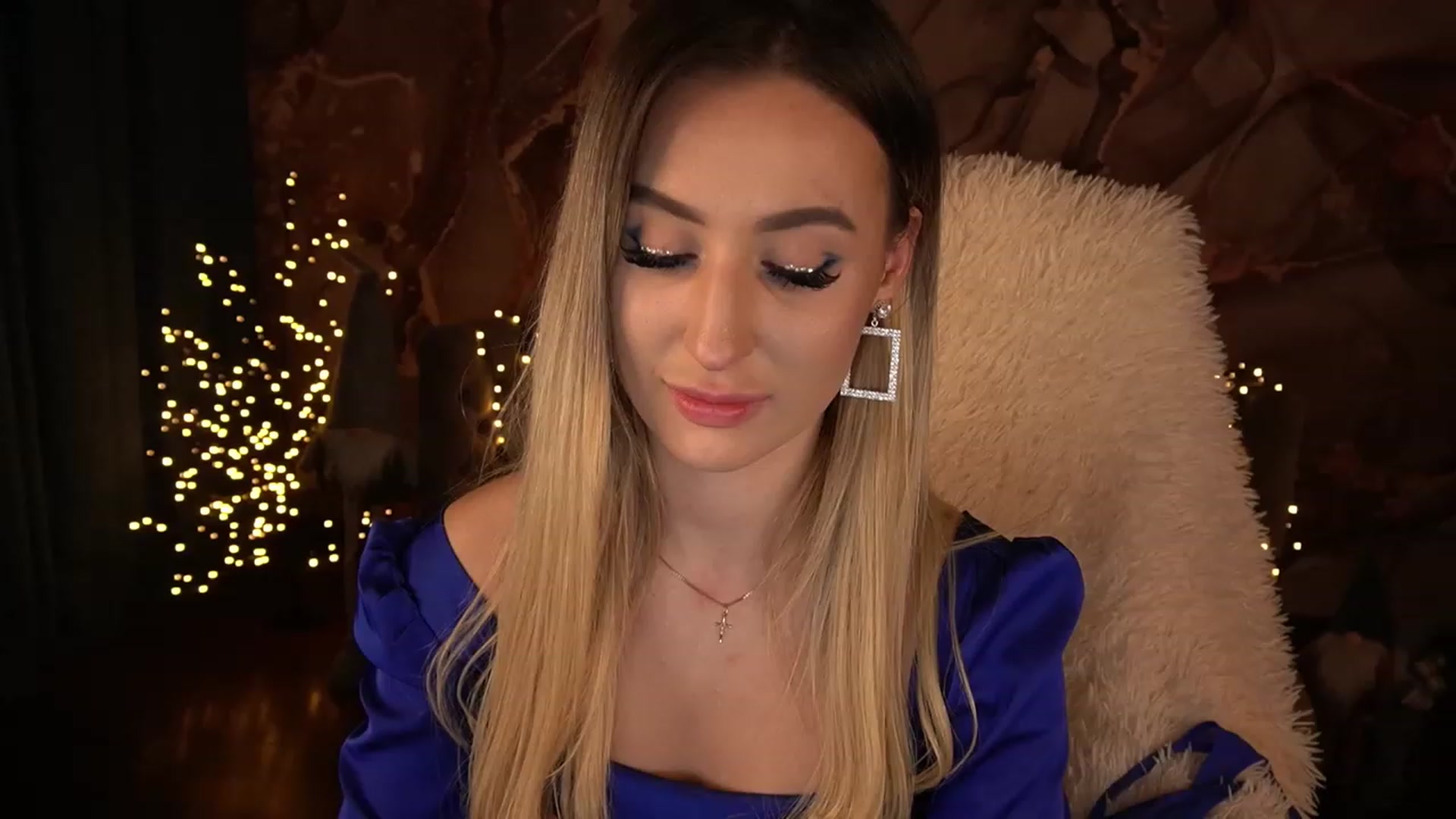 Gallery image thumbnail from LiaBrazzer's myfreecams stream on, 12/31/2022, 18:35 image 4 of 20
