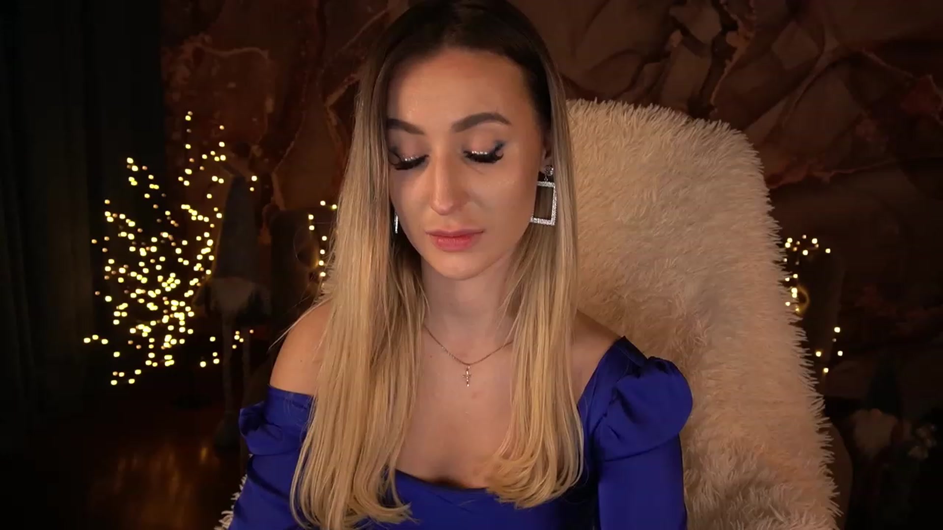 Gallery image thumbnail from LiaBrazzer's myfreecams stream on, 12/31/2022, 18:35 image 7 of 20