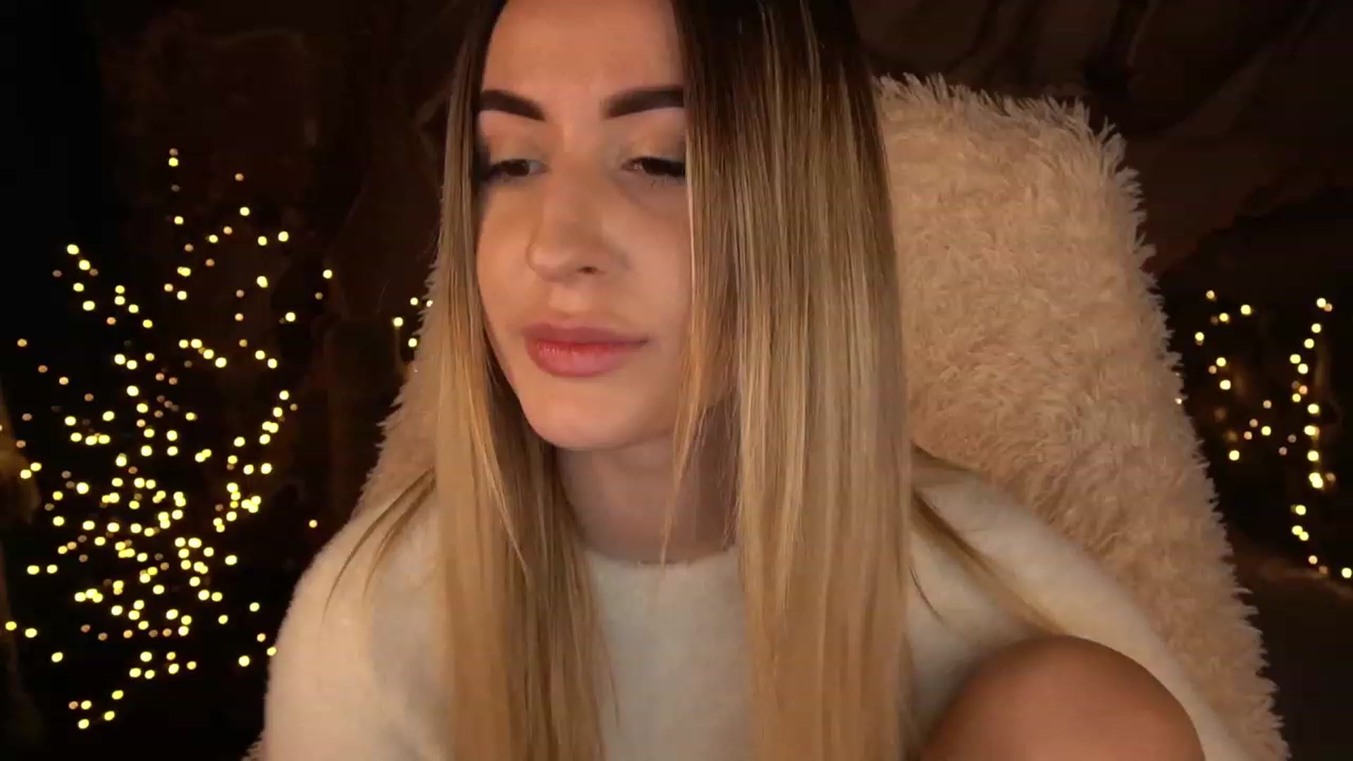 Gallery image thumbnail from LiaBrazzer's myfreecams stream on, 01/06/2023, 16:41 image 16 of 20
