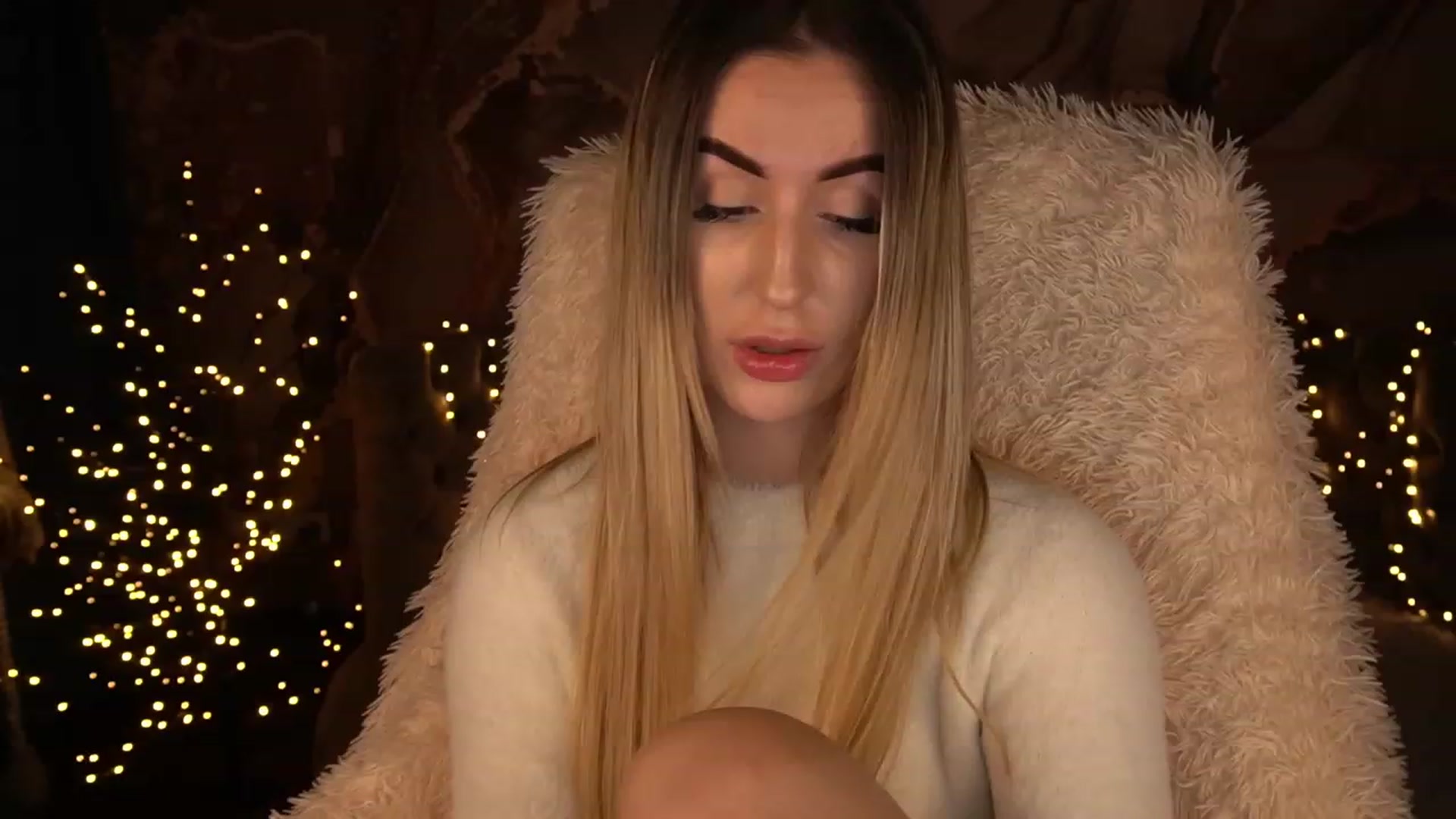 Gallery image thumbnail from LiaBrazzer's myfreecams stream on, 01/06/2023, 16:41 image 18 of 20