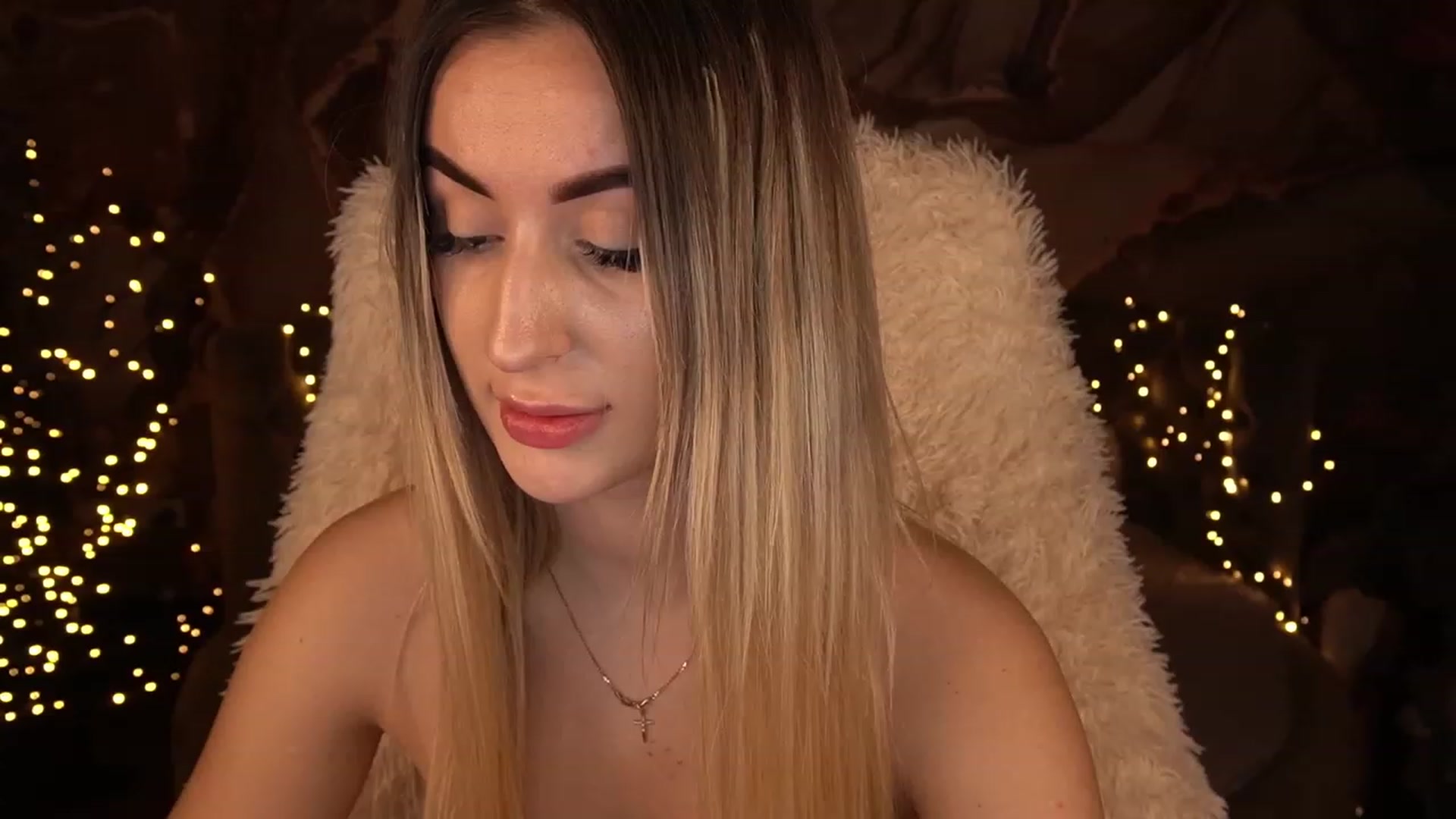 Gallery image thumbnail from LiaBrazzer's myfreecams stream on, 01/06/2023, 18:06 image 13 of 20
