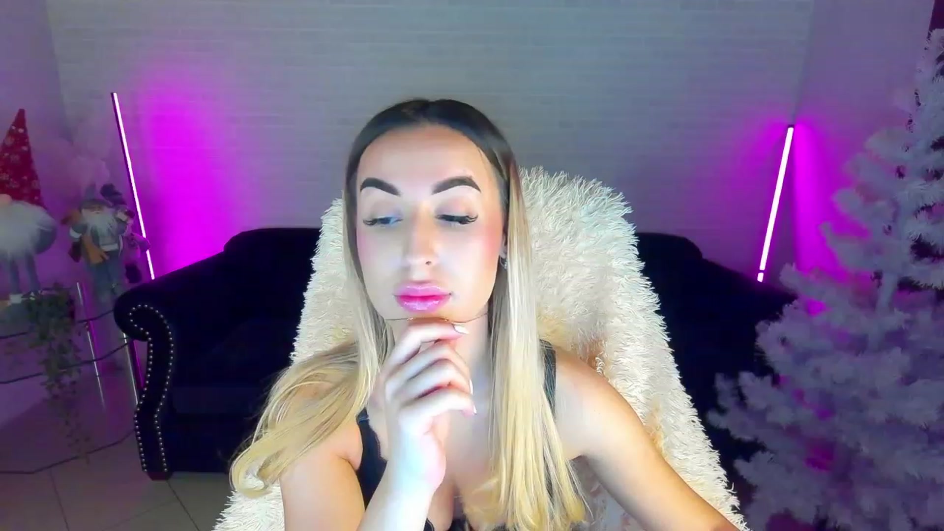 Gallery image thumbnail from LiaBrazzer's myfreecams stream on, 01/07/2023, 11:02 image 7 of 20