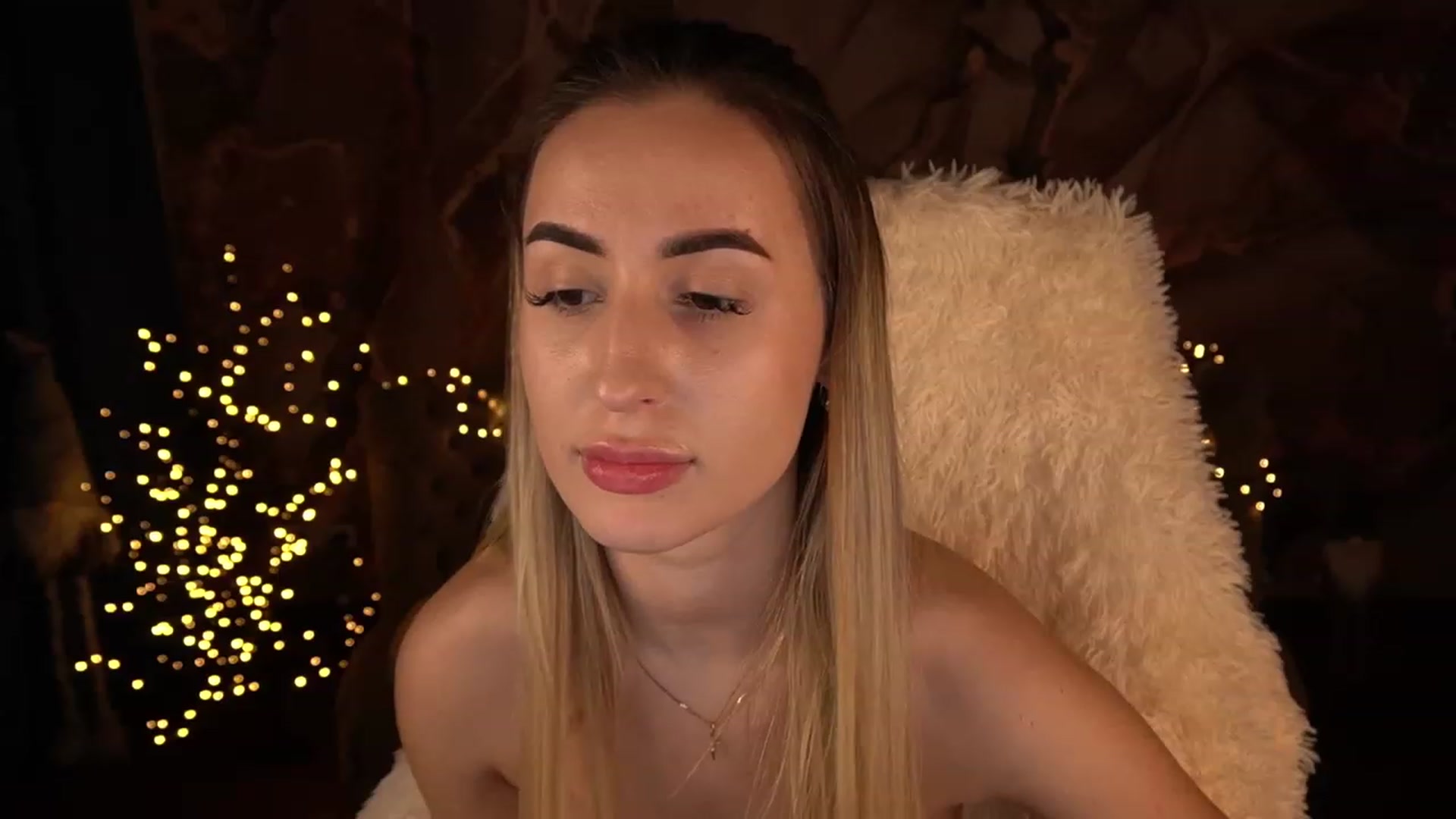 Gallery image thumbnail from LiaBrazzer's myfreecams stream on, 01/08/2023, 17:39 image 17 of 20