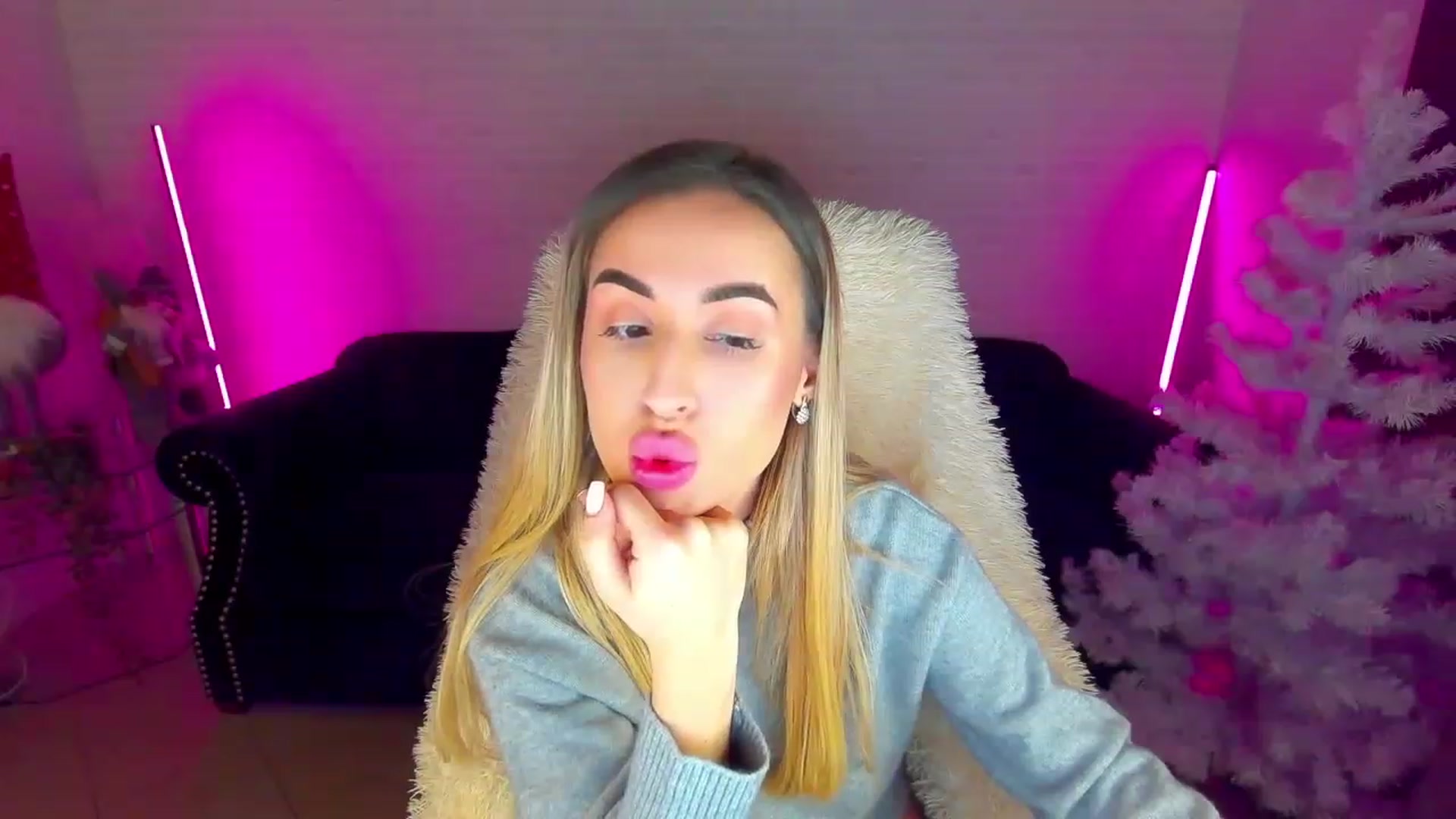 Gallery image thumbnail from LiaBrazzer's myfreecams stream on, 01/09/2023, 08:57 image 5 of 20