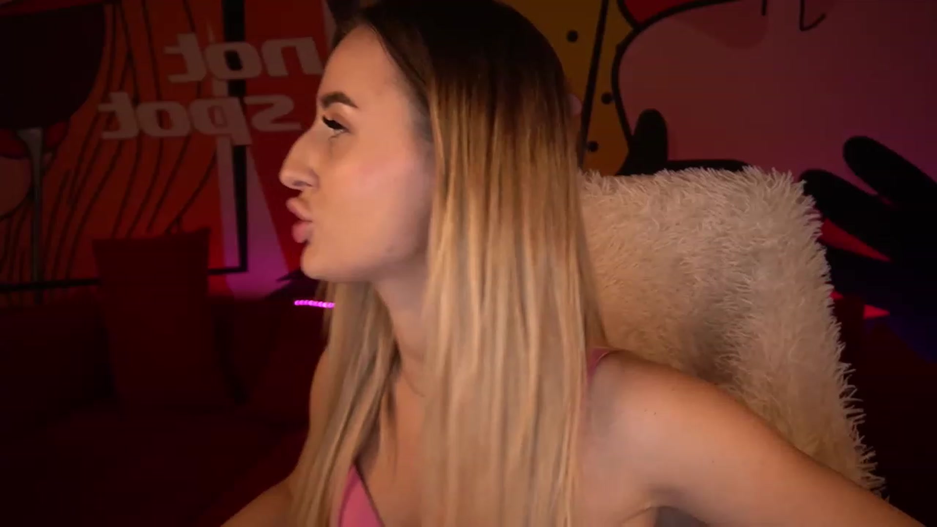 Gallery image thumbnail from LiaBrazzer's myfreecams stream on, 01/10/2023, 19:08 image 13 of 20