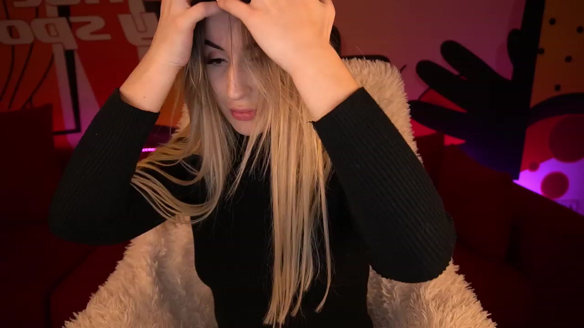 Gallery image thumbnail from LiaBrazzer's myfreecams stream on, 01/10/2023, 19:30 image 12 of 20
