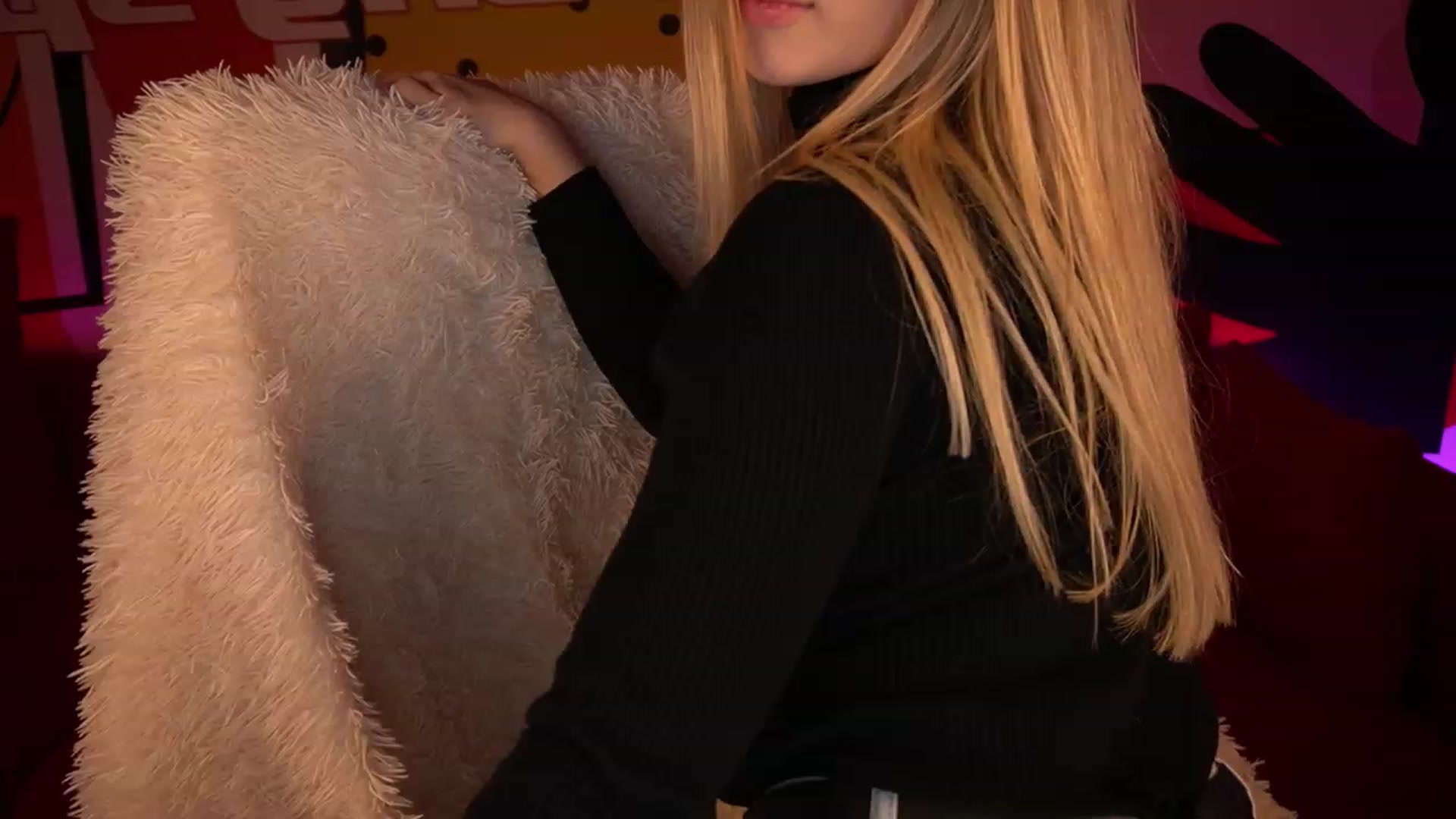 Gallery image thumbnail from LiaBrazzer's myfreecams stream on, 01/10/2023, 19:30 image 8 of 20