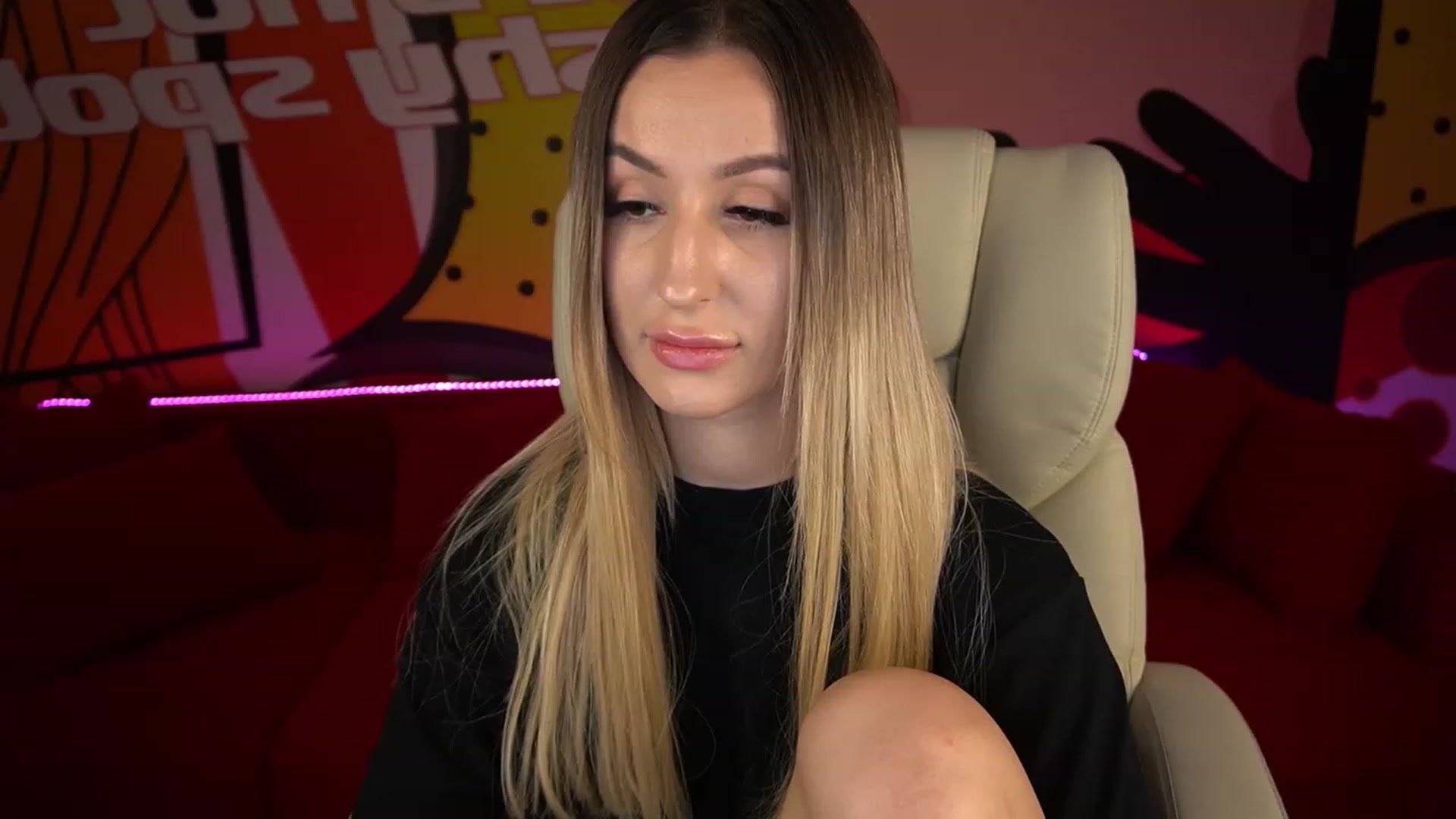 Gallery image thumbnail from LiaBrazzer's myfreecams stream on, 01/15/2023, 16:22 image 12 of 20