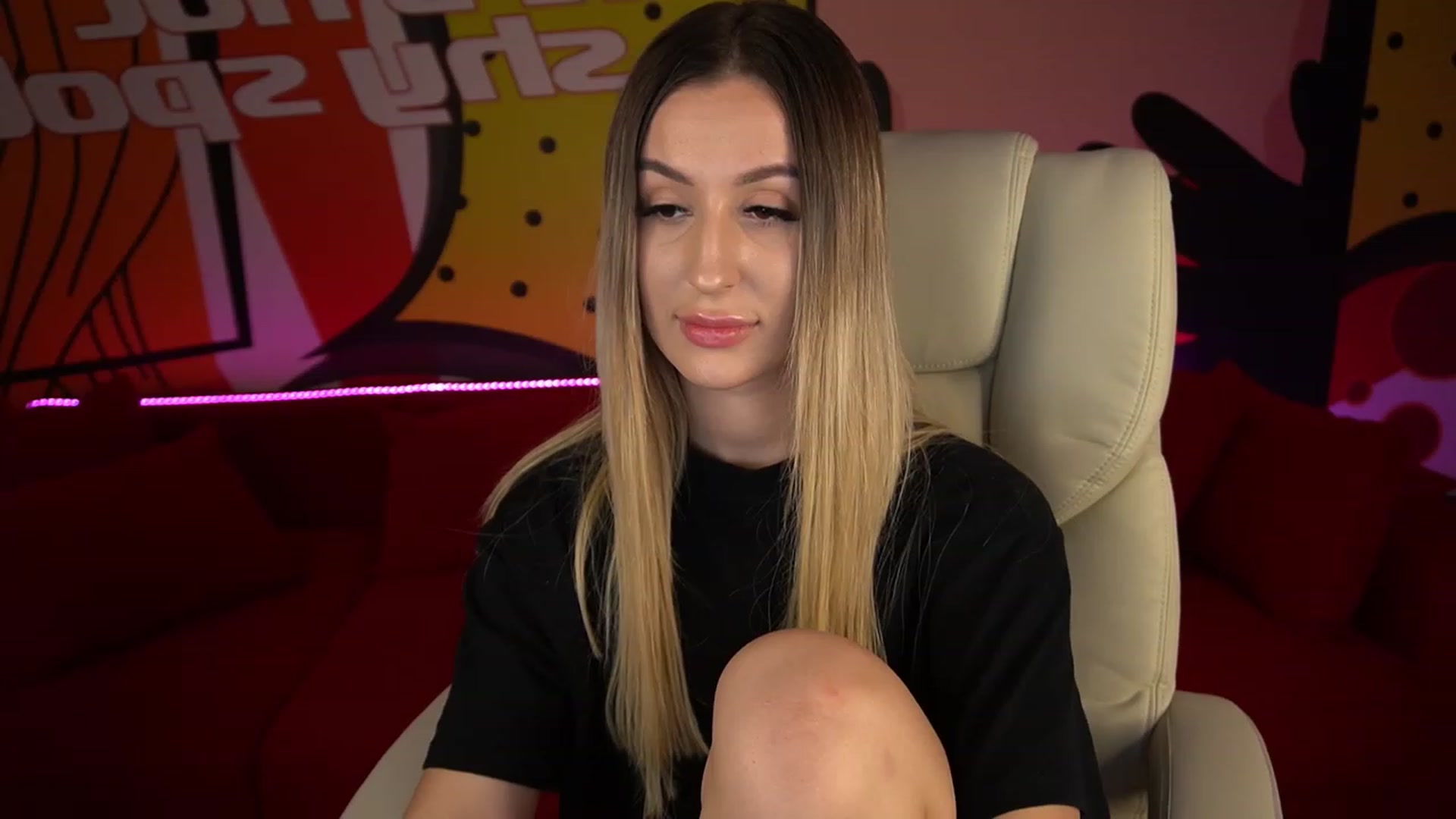 Gallery image thumbnail from LiaBrazzer's myfreecams stream on, 01/15/2023, 16:22 image 2 of 20