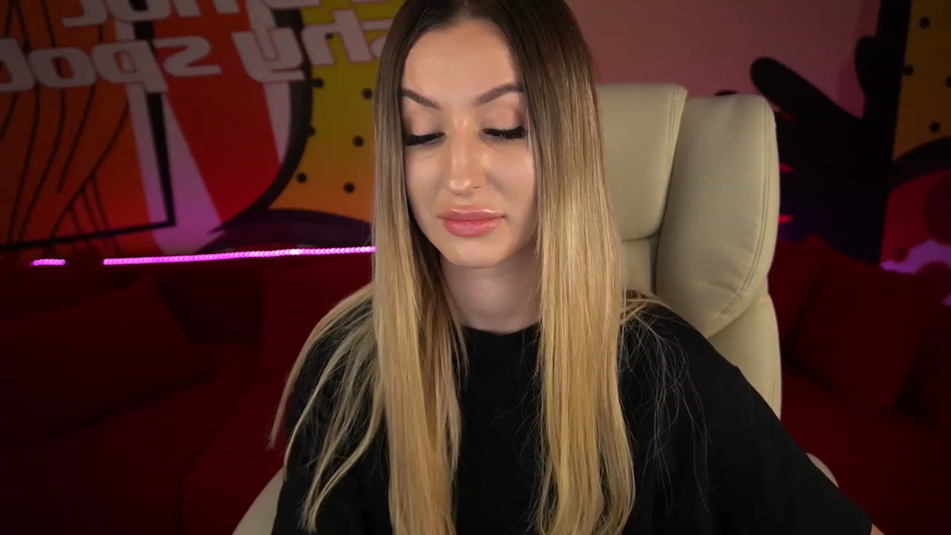 Gallery image thumbnail from LiaBrazzer's myfreecams stream on, 01/15/2023, 16:22 image 5 of 20