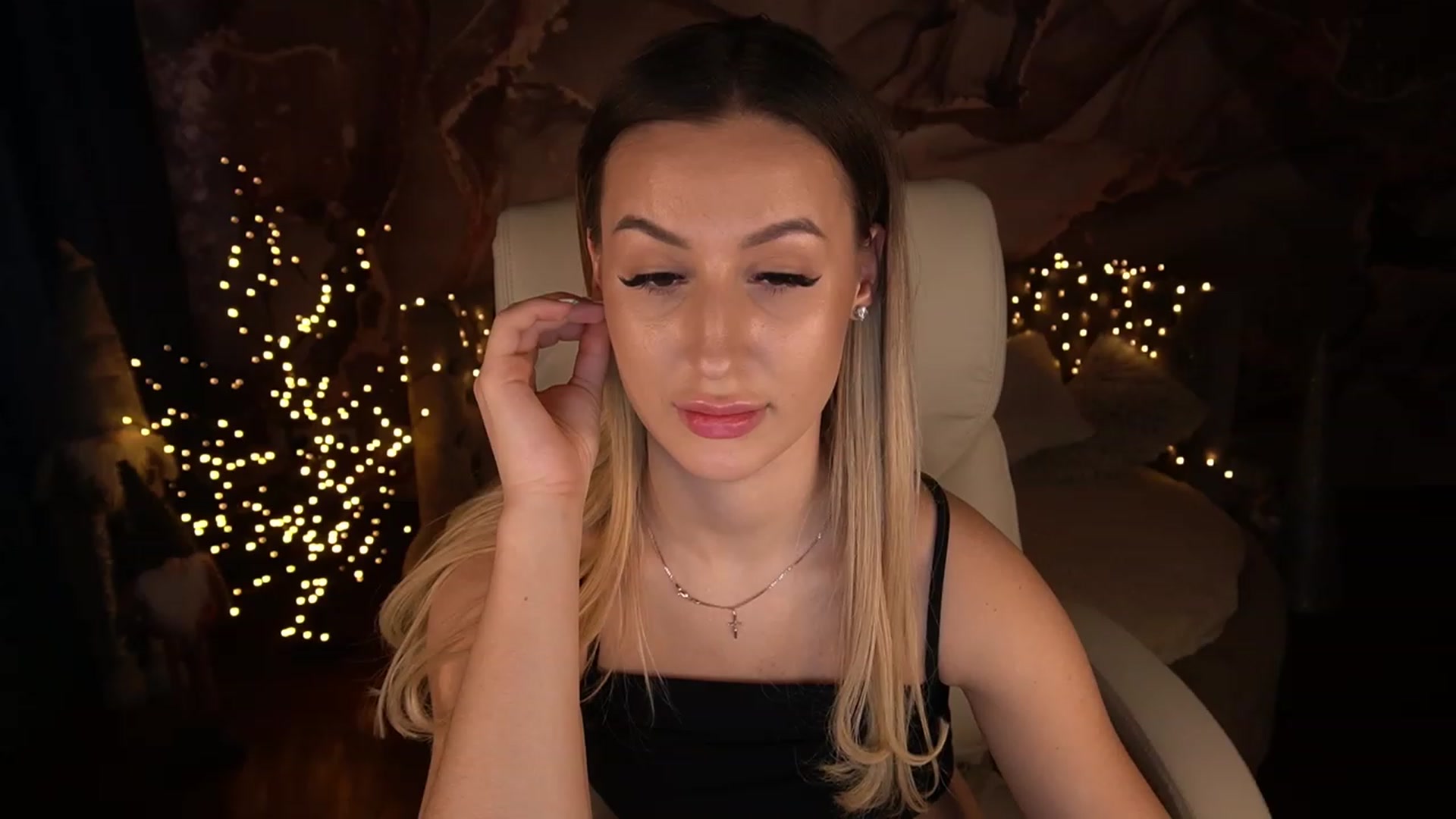 Gallery image thumbnail from LiaBrazzer's myfreecams stream on, 01/16/2023, 11:40 image 20 of 20