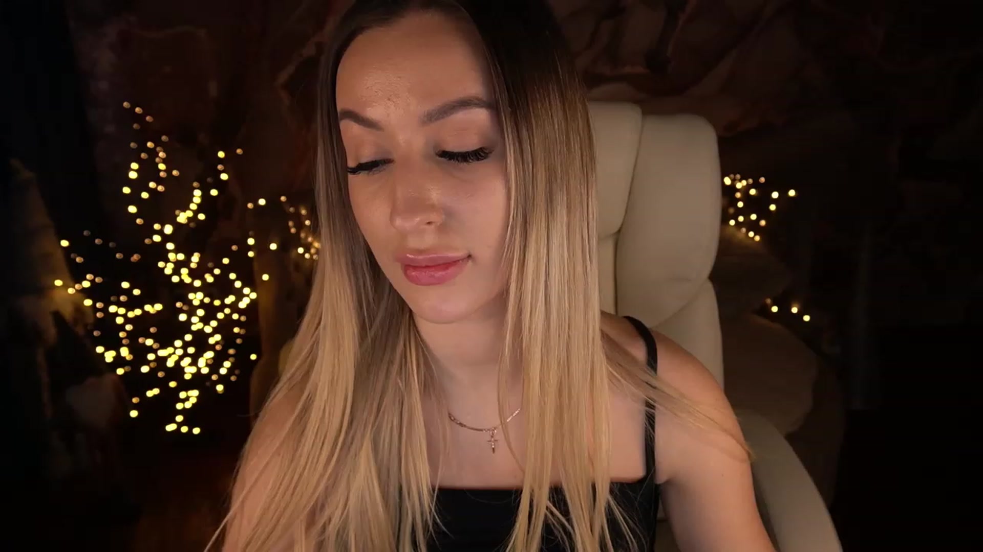 Gallery image thumbnail from LiaBrazzer's myfreecams stream on, 01/16/2023, 11:40 image 17 of 20