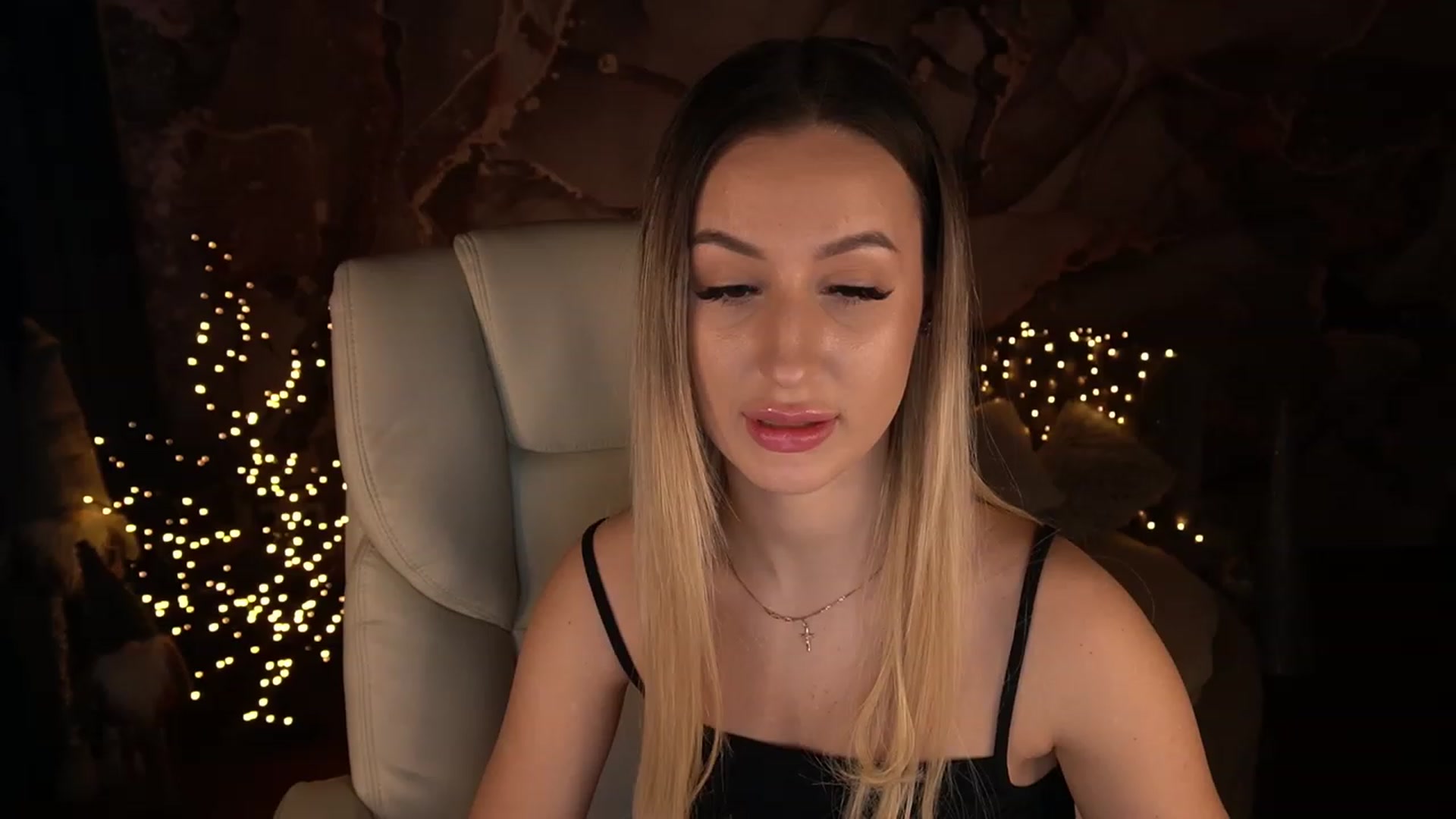 Gallery image thumbnail from LiaBrazzer's myfreecams stream on, 01/16/2023, 11:40 image 8 of 20