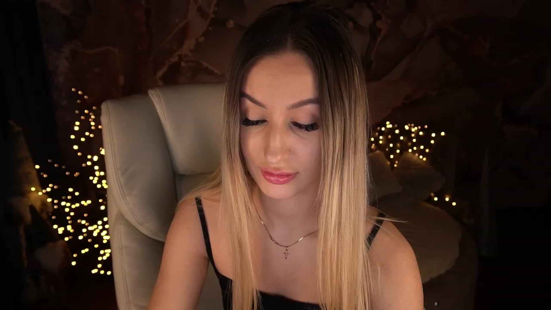 Gallery image thumbnail from LiaBrazzer's myfreecams stream on, 01/16/2023, 11:40 image 4 of 20