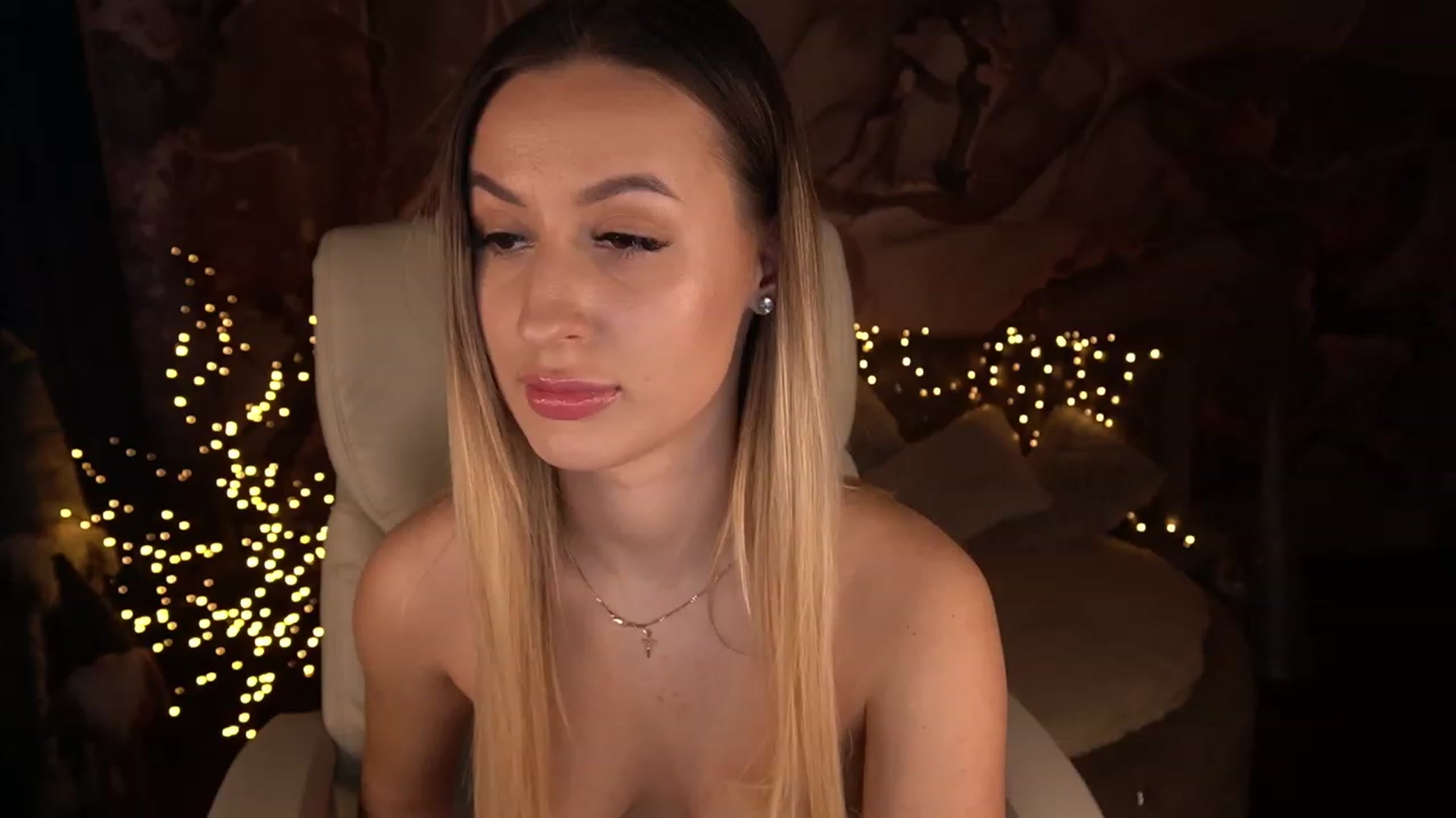 Gallery image thumbnail from LiaBrazzer's myfreecams stream on, 01/16/2023, 13:14 image 6 of 20