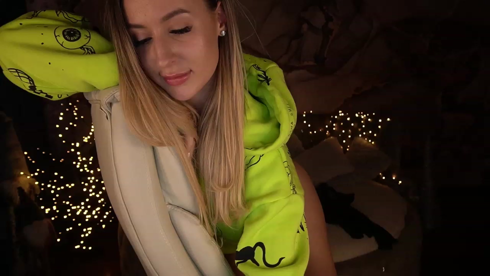 Gallery image thumbnail from LiaBrazzer's myfreecams stream on, 01/16/2023, 13:14 image 20 of 20