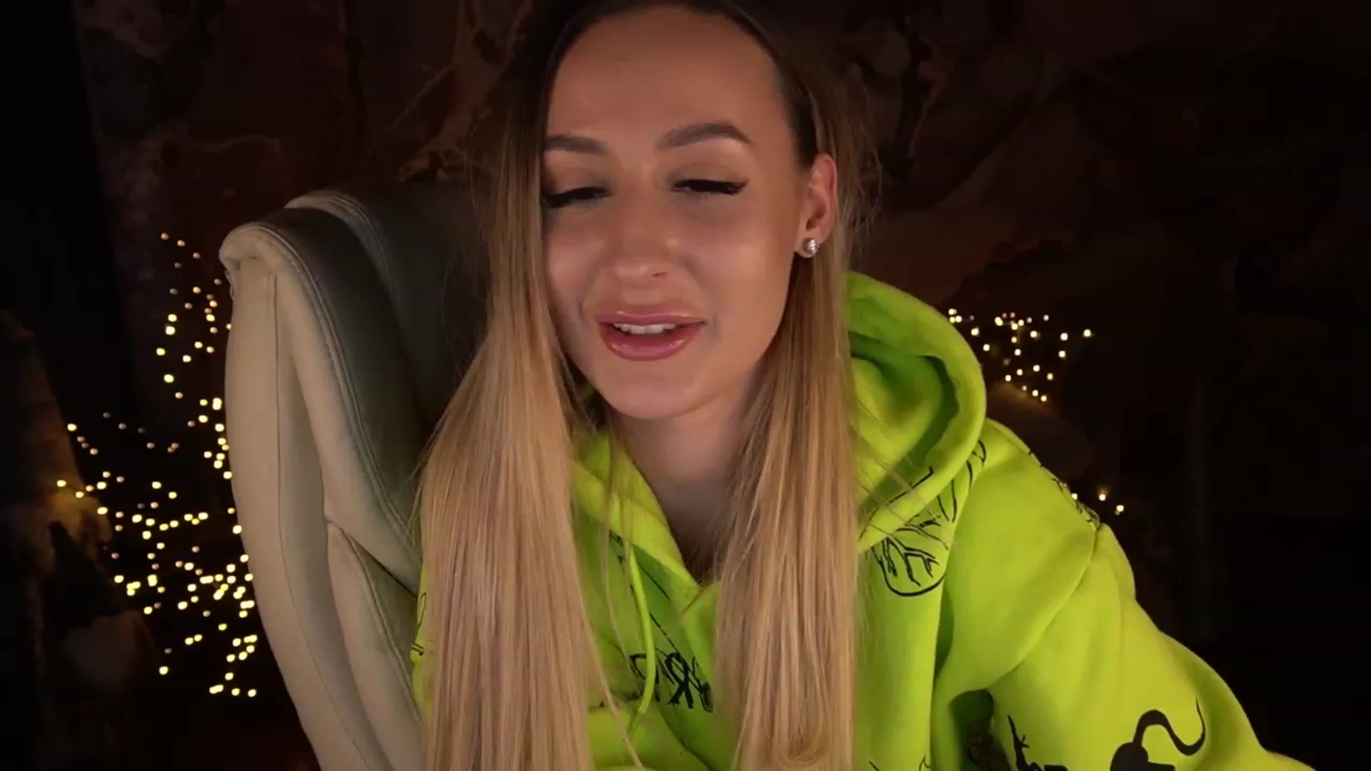 Gallery image thumbnail from LiaBrazzer's myfreecams stream on, 01/16/2023, 13:14 image 16 of 20