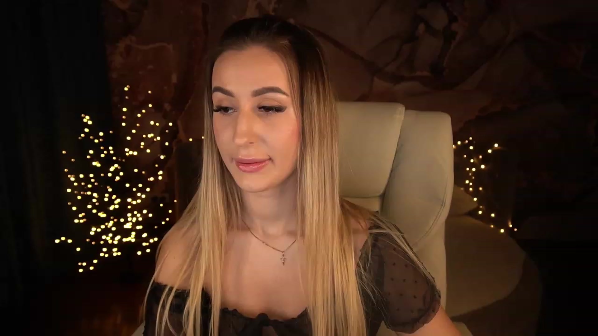 Gallery image thumbnail from LiaBrazzer's myfreecams stream on, 01/21/2023, 16:30 image 19 of 20