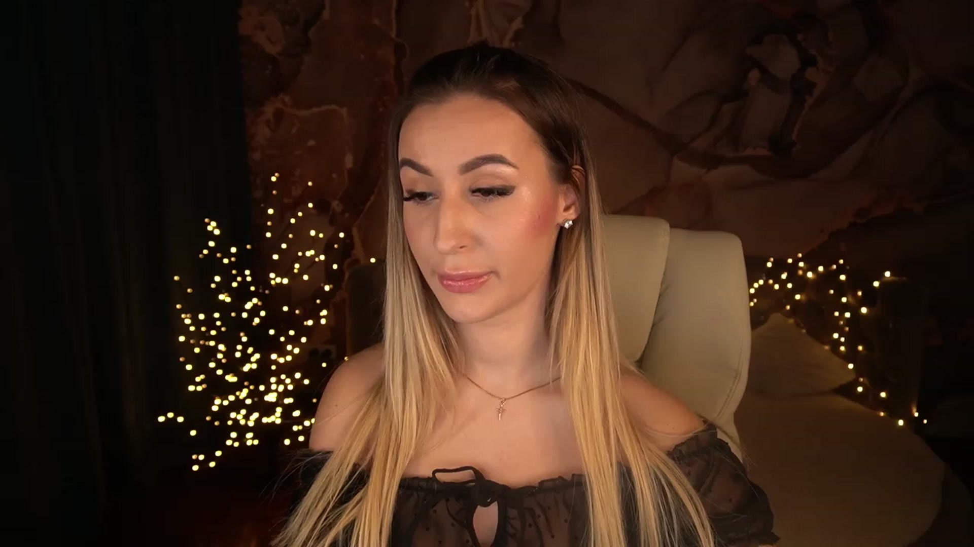 Gallery image thumbnail from LiaBrazzer's myfreecams stream on, 01/21/2023, 16:30 image 2 of 20