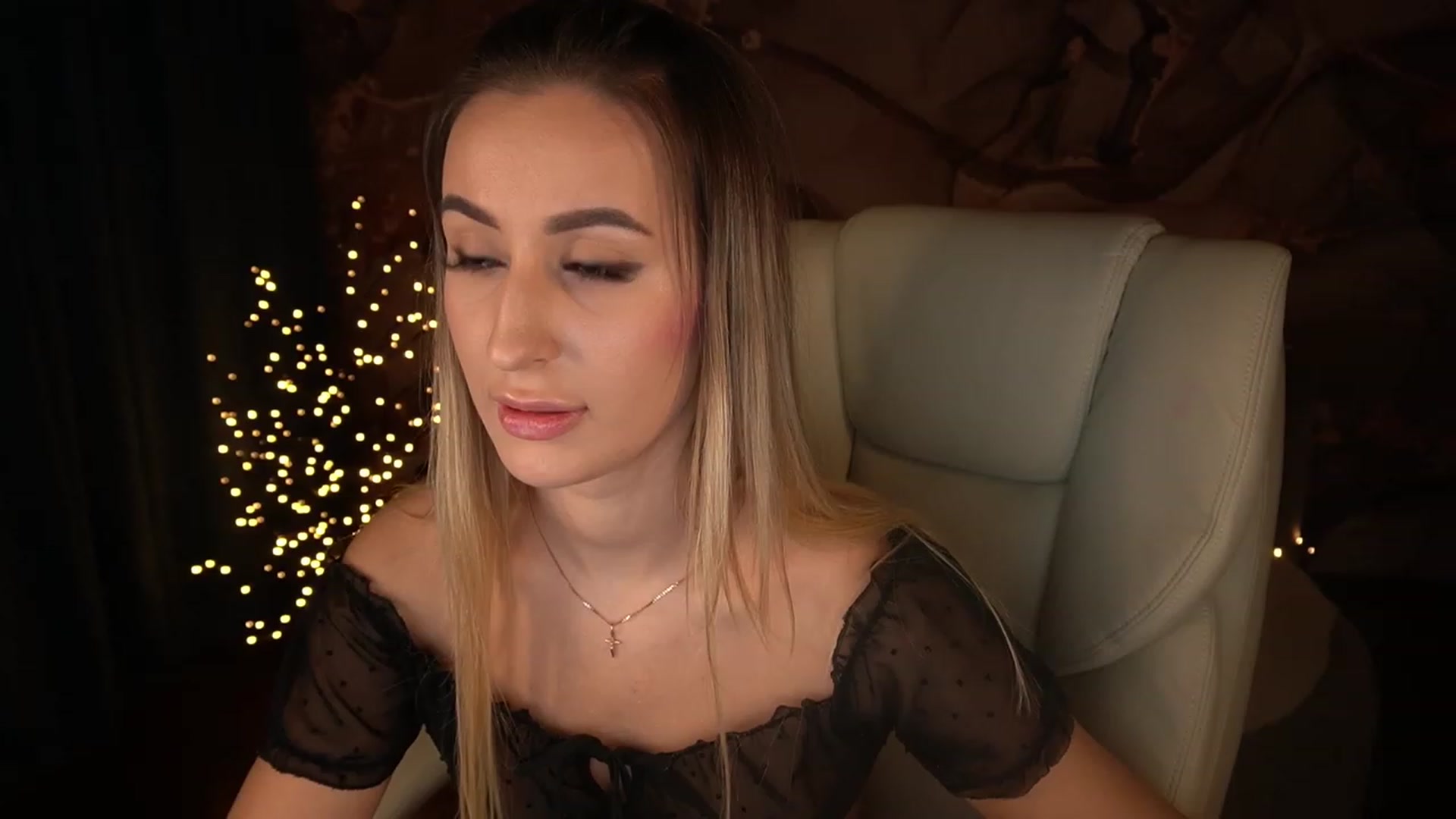 Gallery image thumbnail from LiaBrazzer's myfreecams stream on, 01/21/2023, 17:06 image 12 of 20
