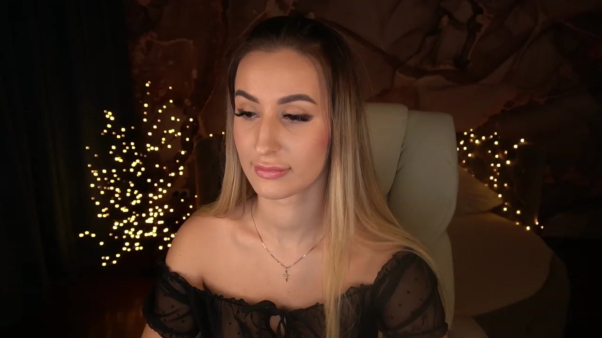Gallery image thumbnail from LiaBrazzer's myfreecams stream on, 01/21/2023, 17:06 image 5 of 20