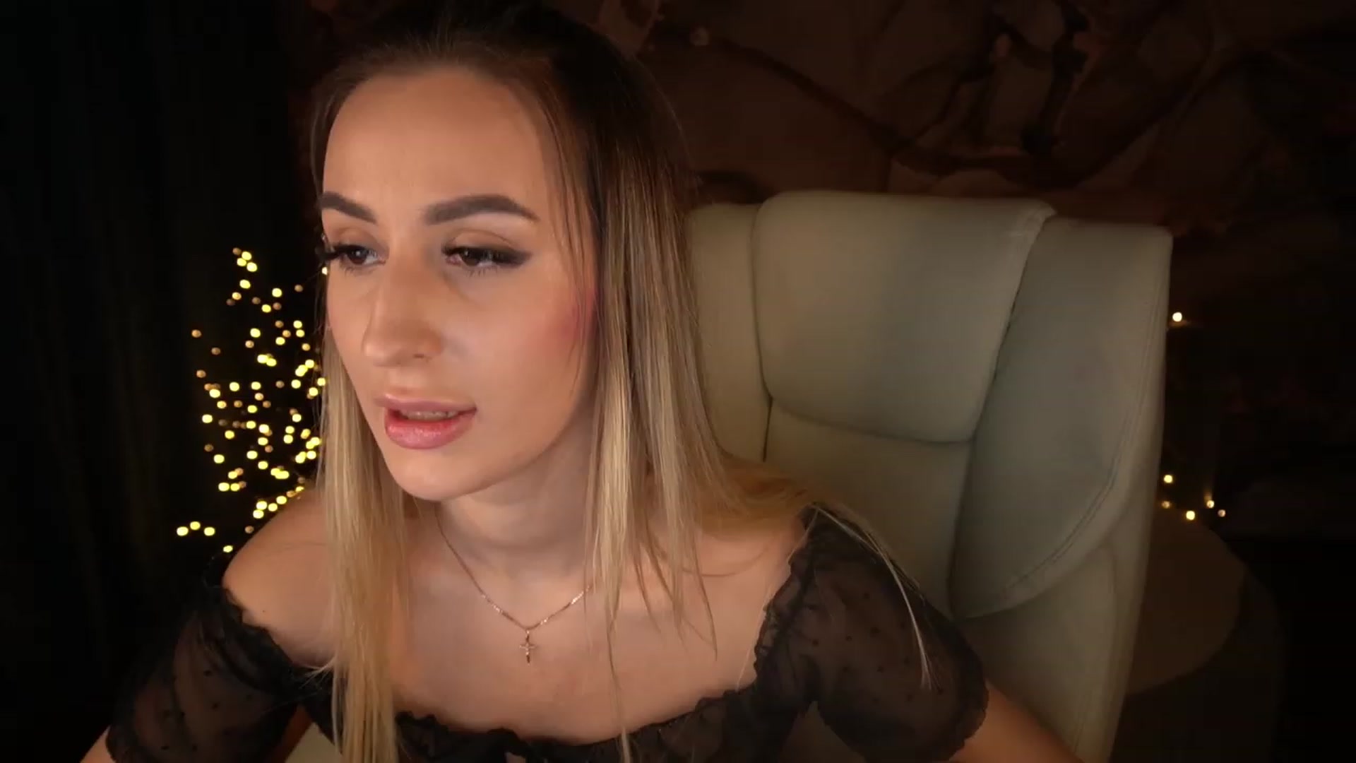 Gallery image thumbnail from LiaBrazzer's myfreecams stream on, 01/21/2023, 17:06 image 11 of 20
