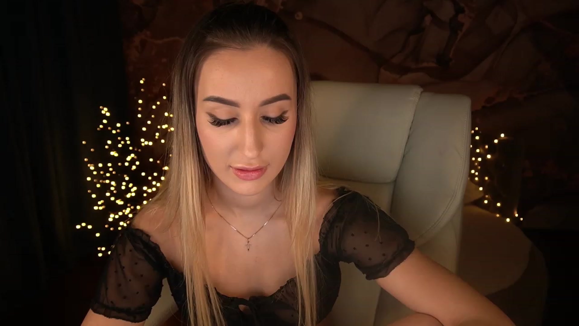 Gallery image thumbnail from LiaBrazzer's myfreecams stream on, 01/21/2023, 17:06 image 13 of 20