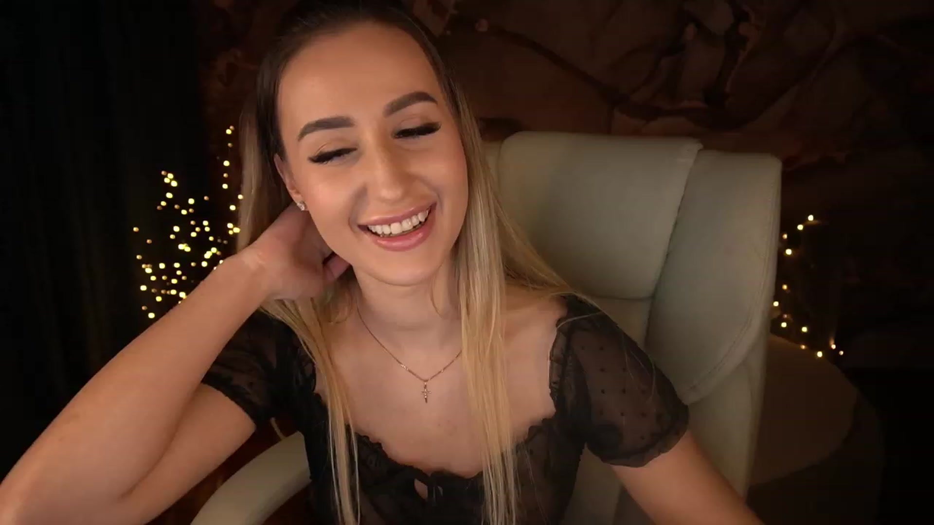 Gallery image thumbnail from LiaBrazzer's myfreecams stream on, 01/21/2023, 17:06 image 19 of 20