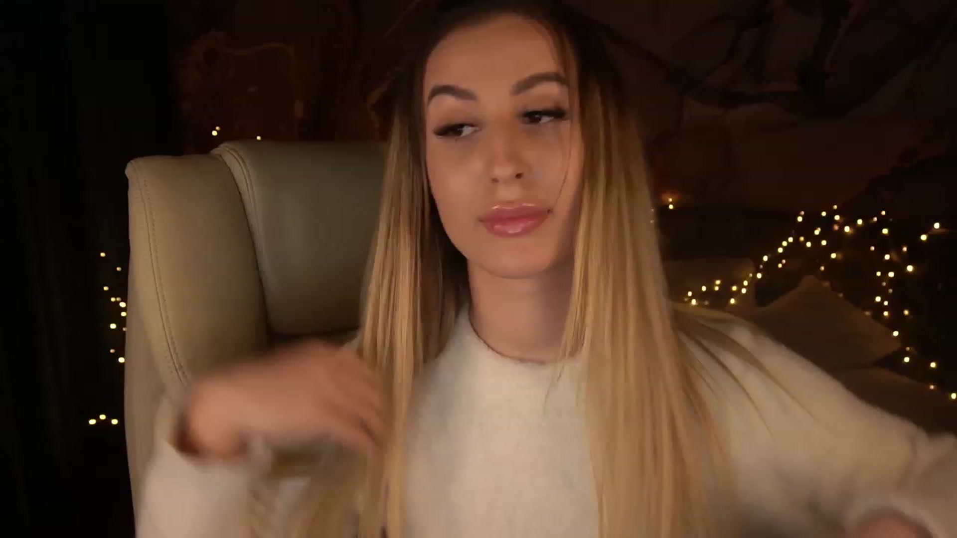 Gallery image thumbnail from LiaBrazzer's myfreecams stream on, 01/21/2023, 19:12 image 8 of 20