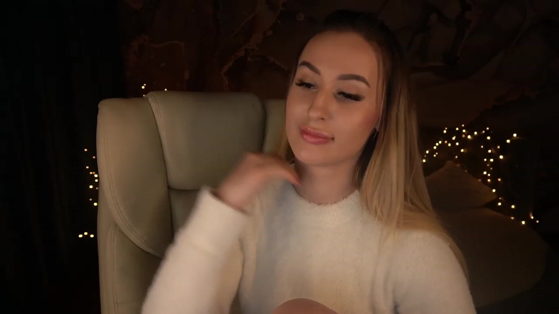 Gallery image thumbnail from LiaBrazzer's myfreecams stream on, 01/21/2023, 19:12 image 18 of 20