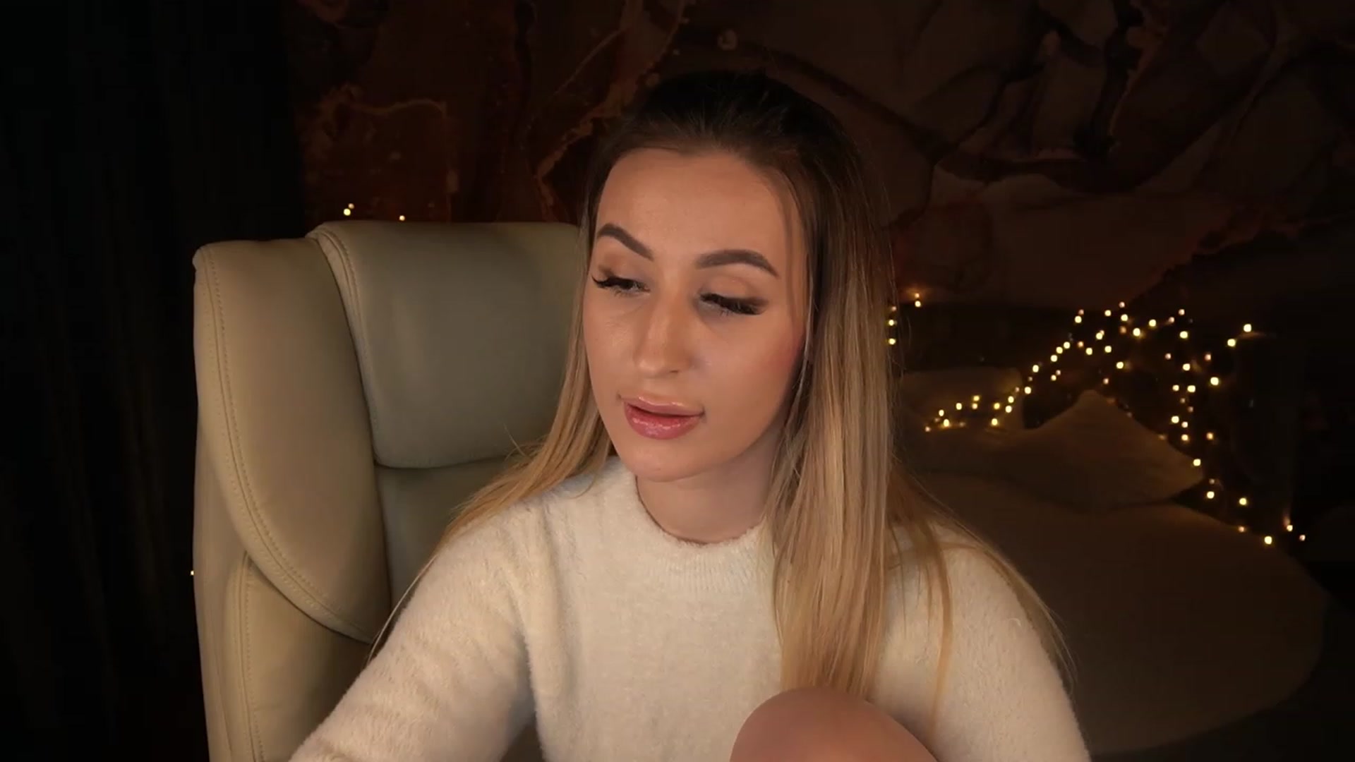 Gallery image thumbnail from LiaBrazzer's myfreecams stream on, 01/21/2023, 19:12 image 15 of 20