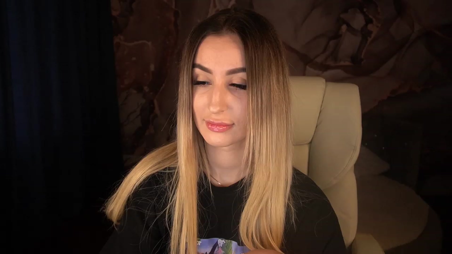 Gallery image thumbnail from LiaBrazzer's myfreecams stream on, 01/22/2023, 09:52 image 2 of 20