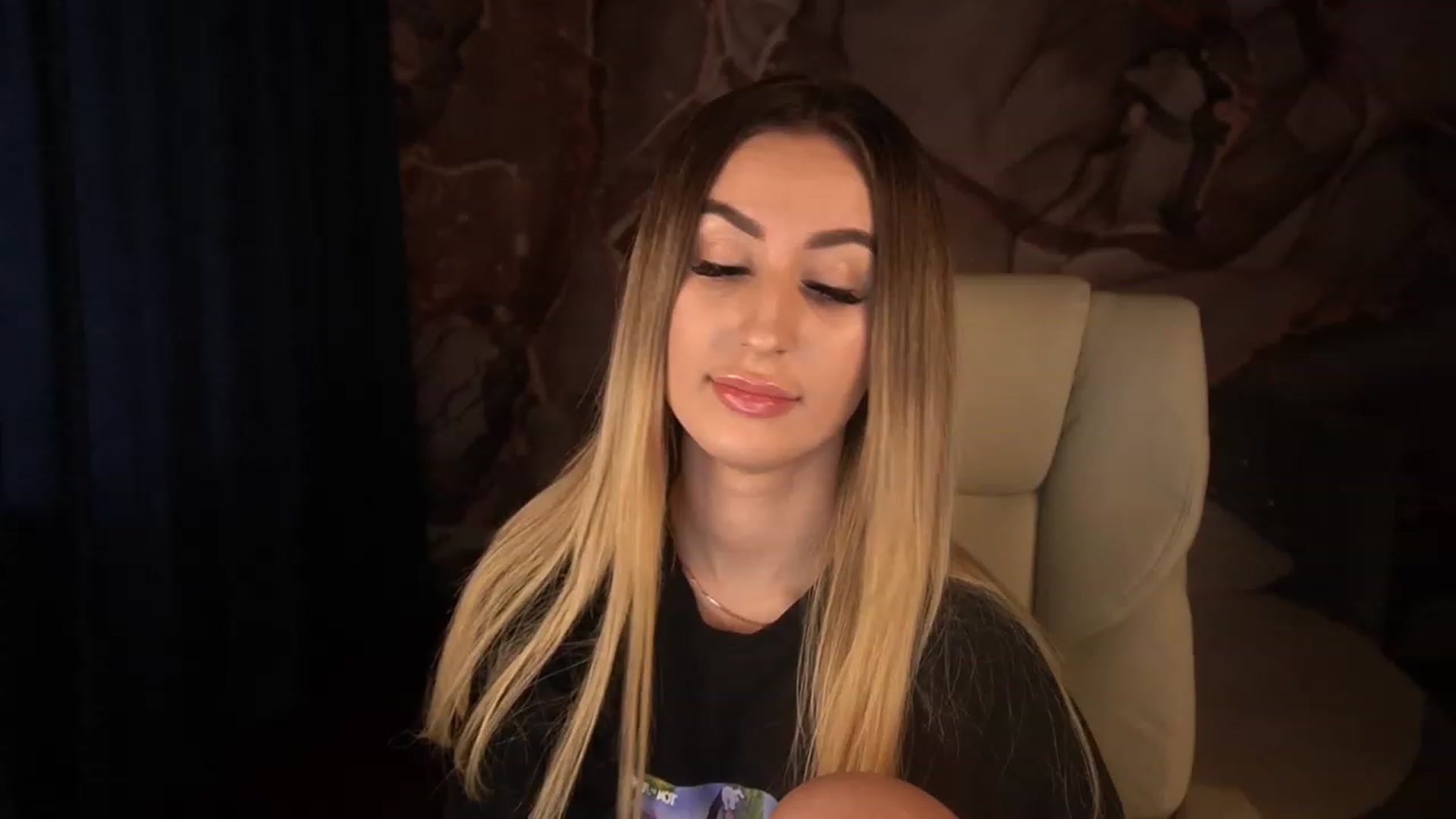 Gallery image thumbnail from LiaBrazzer's myfreecams stream on, 01/22/2023, 09:52 image 1 of 20