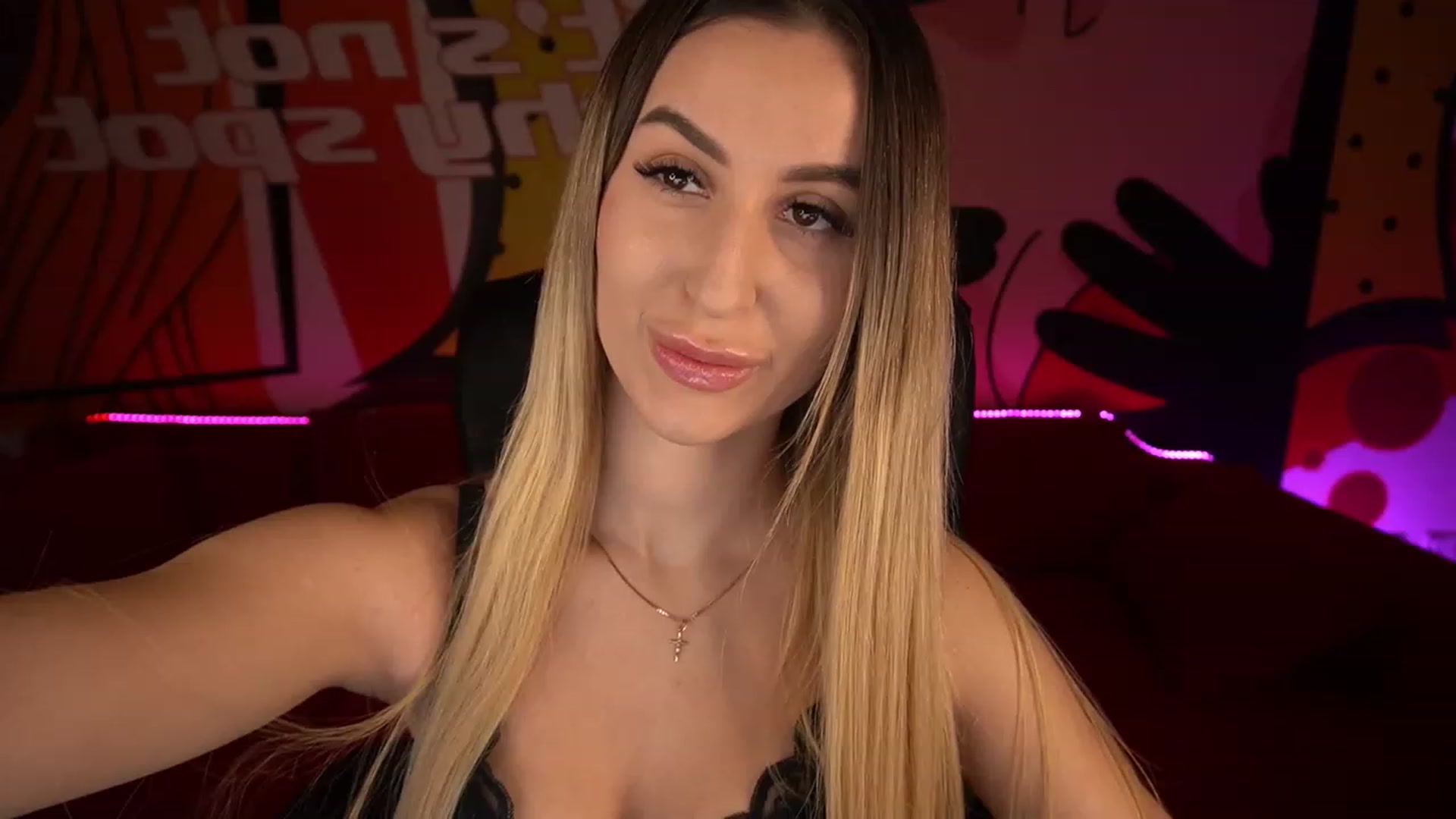 Gallery image thumbnail from LiaBrazzer's myfreecams stream on, 01/25/2023, 12:07 image 6 of 20