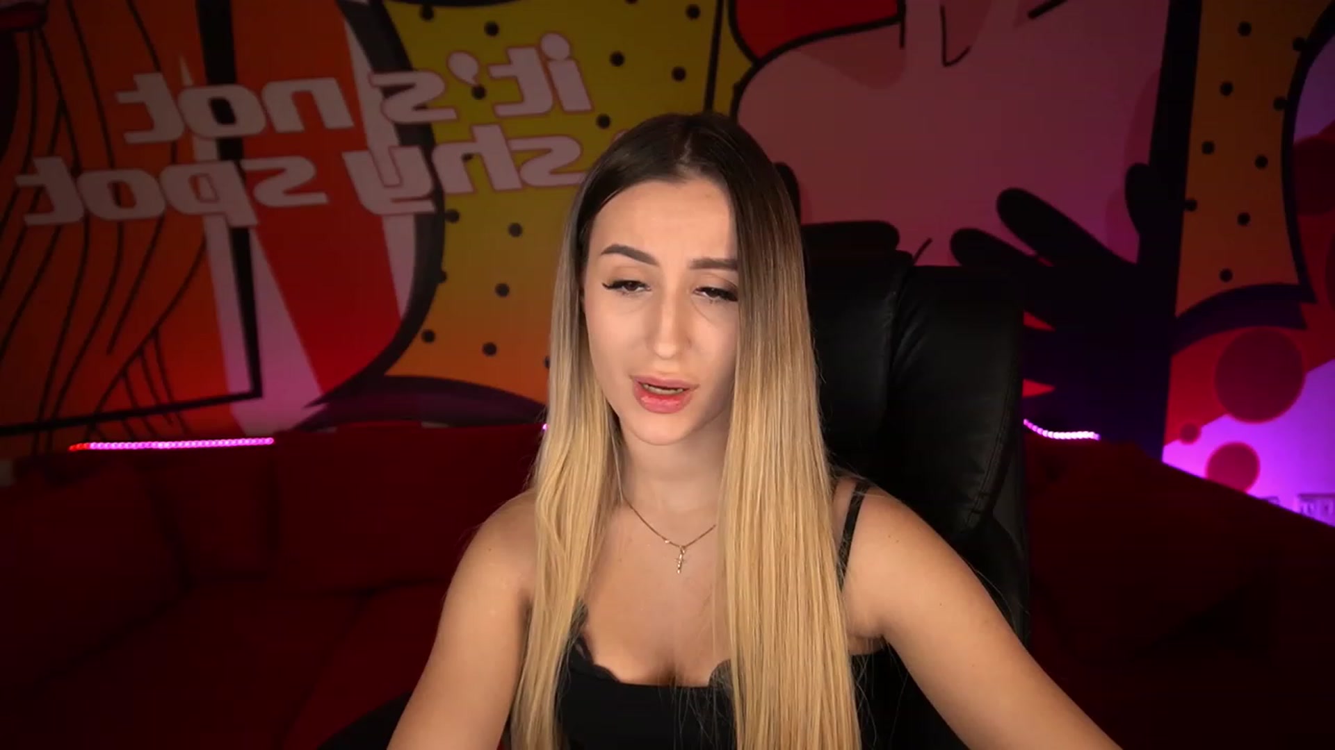 Gallery image thumbnail from LiaBrazzer's myfreecams stream on, 01/25/2023, 13:18 image 8 of 20