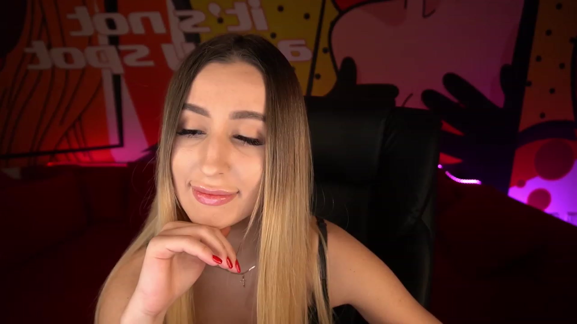 Gallery image thumbnail from LiaBrazzer's myfreecams stream on, 01/25/2023, 18:37 image 6 of 20