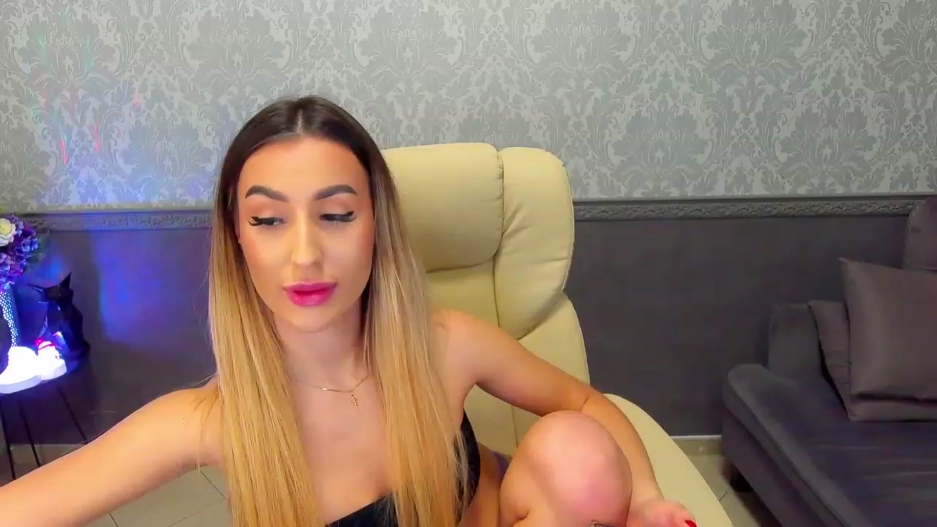 Gallery image thumbnail from LiaBrazzer's myfreecams stream on, 01/29/2023, 17:37 image 3 of 20