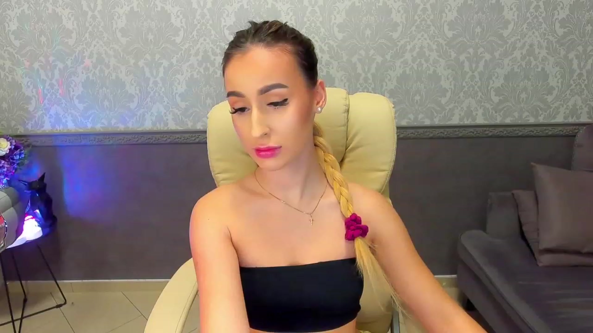 Gallery image thumbnail from LiaBrazzer's myfreecams stream on, 01/29/2023, 17:37 image 15 of 20