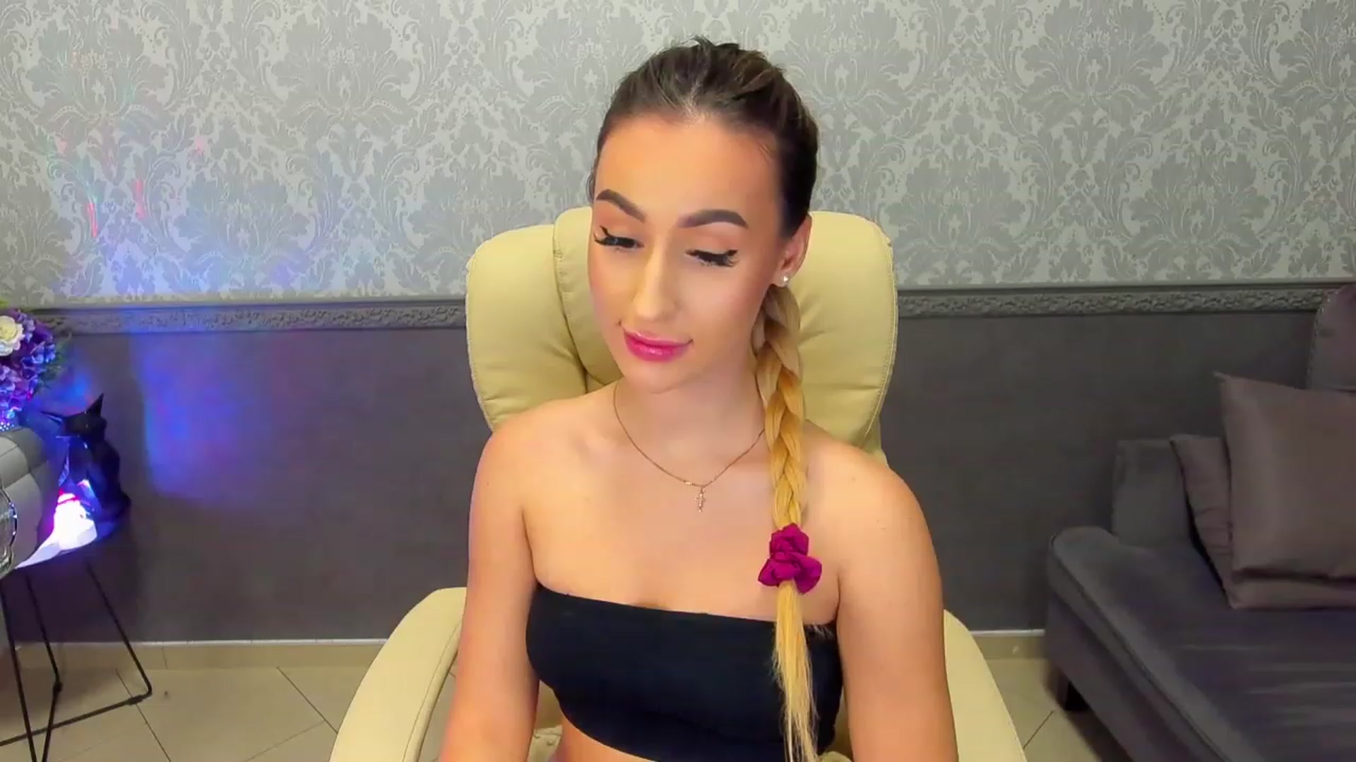 Gallery image thumbnail from LiaBrazzer's myfreecams stream on, 01/29/2023, 17:37 image 17 of 20
