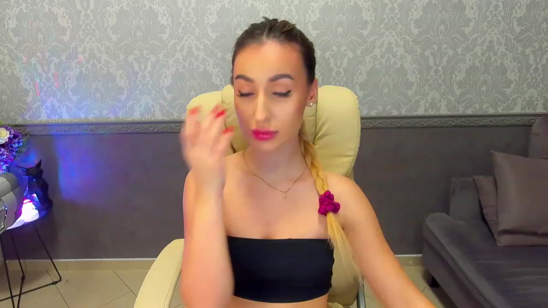 Gallery image thumbnail from LiaBrazzer's myfreecams stream on, 01/29/2023, 17:37 image 16 of 20