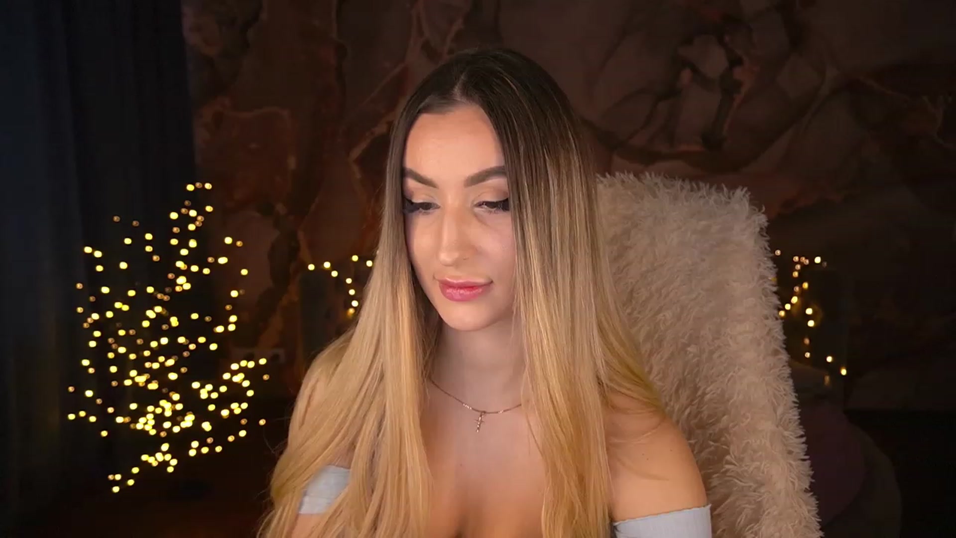 Gallery image thumbnail from LiaBrazzer's myfreecams stream on, 02/04/2023, 11:09 image 17 of 20