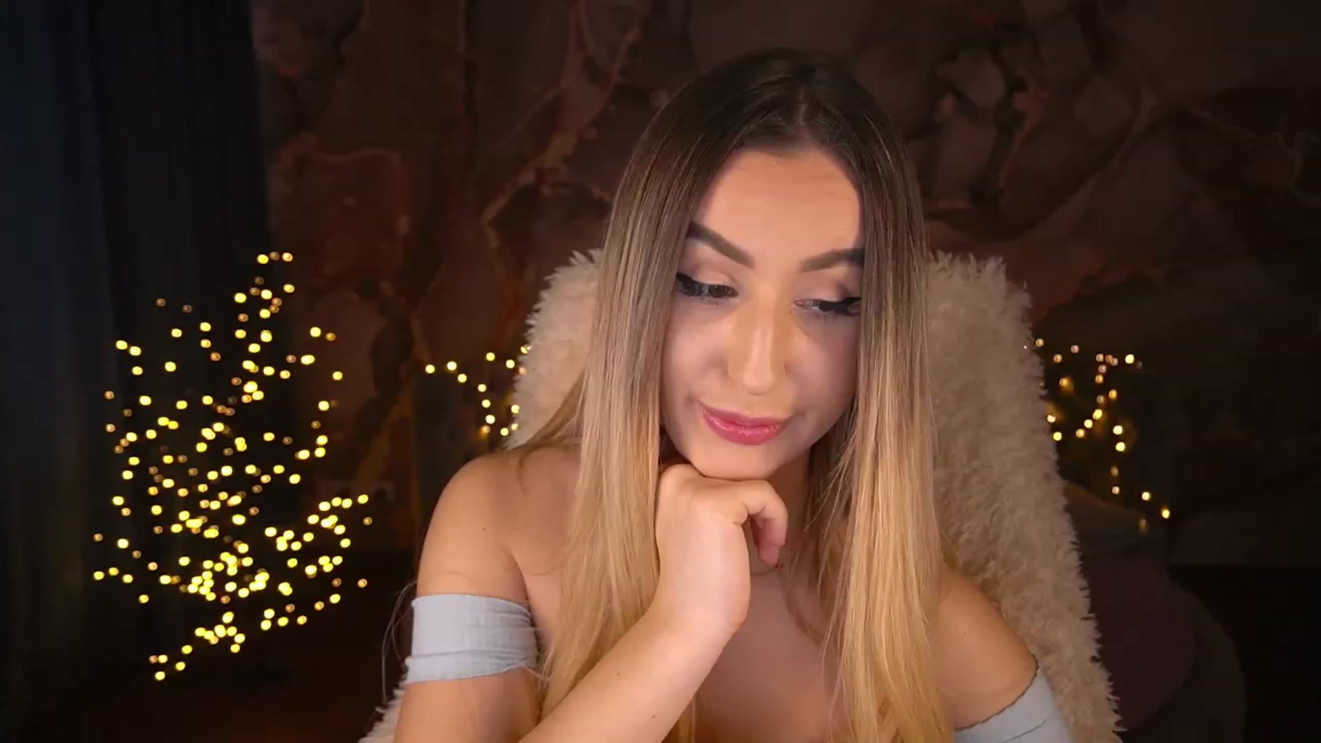 Gallery image thumbnail from LiaBrazzer's myfreecams stream on, 02/04/2023, 11:09 image 15 of 20