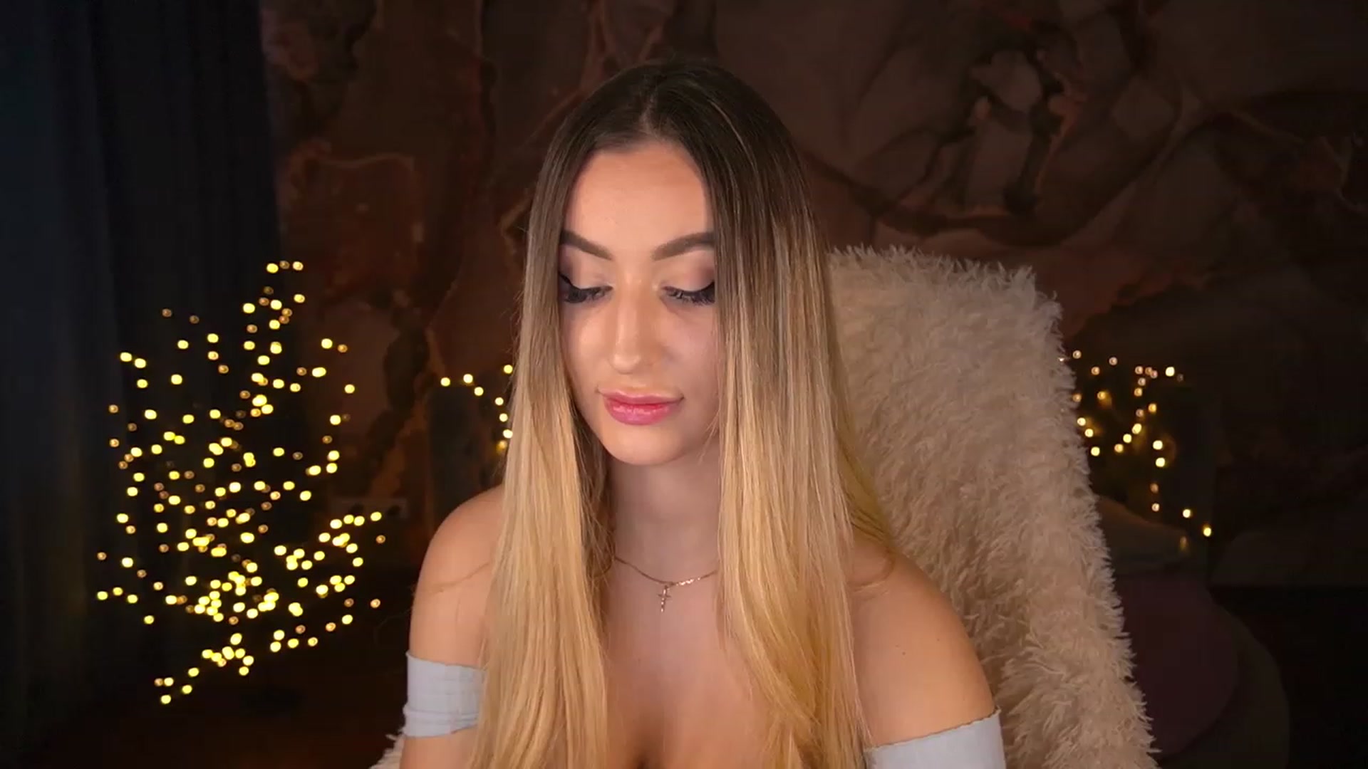 Gallery image thumbnail from LiaBrazzer's myfreecams stream on, 02/04/2023, 11:09 image 16 of 20