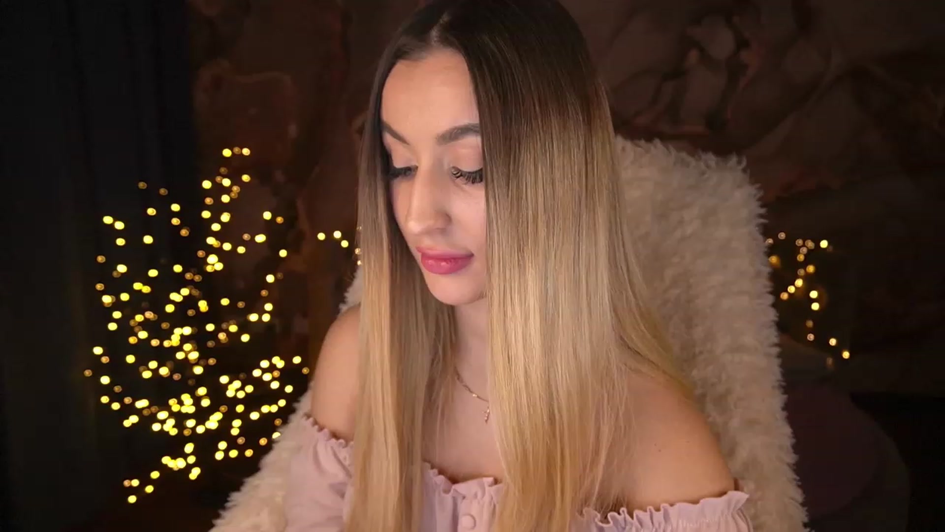 Gallery image thumbnail from LiaBrazzer's myfreecams stream on, 02/04/2023, 16:10 image 1 of 20