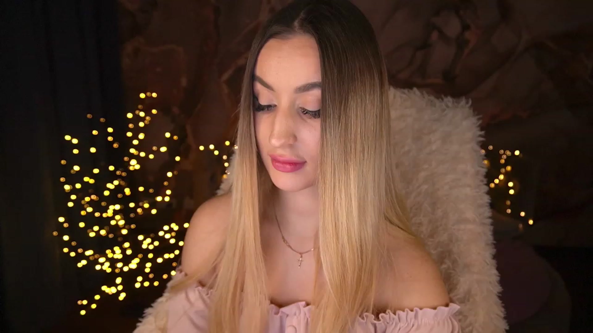 Gallery image thumbnail from LiaBrazzer's myfreecams stream on, 02/04/2023, 16:10 image 8 of 20