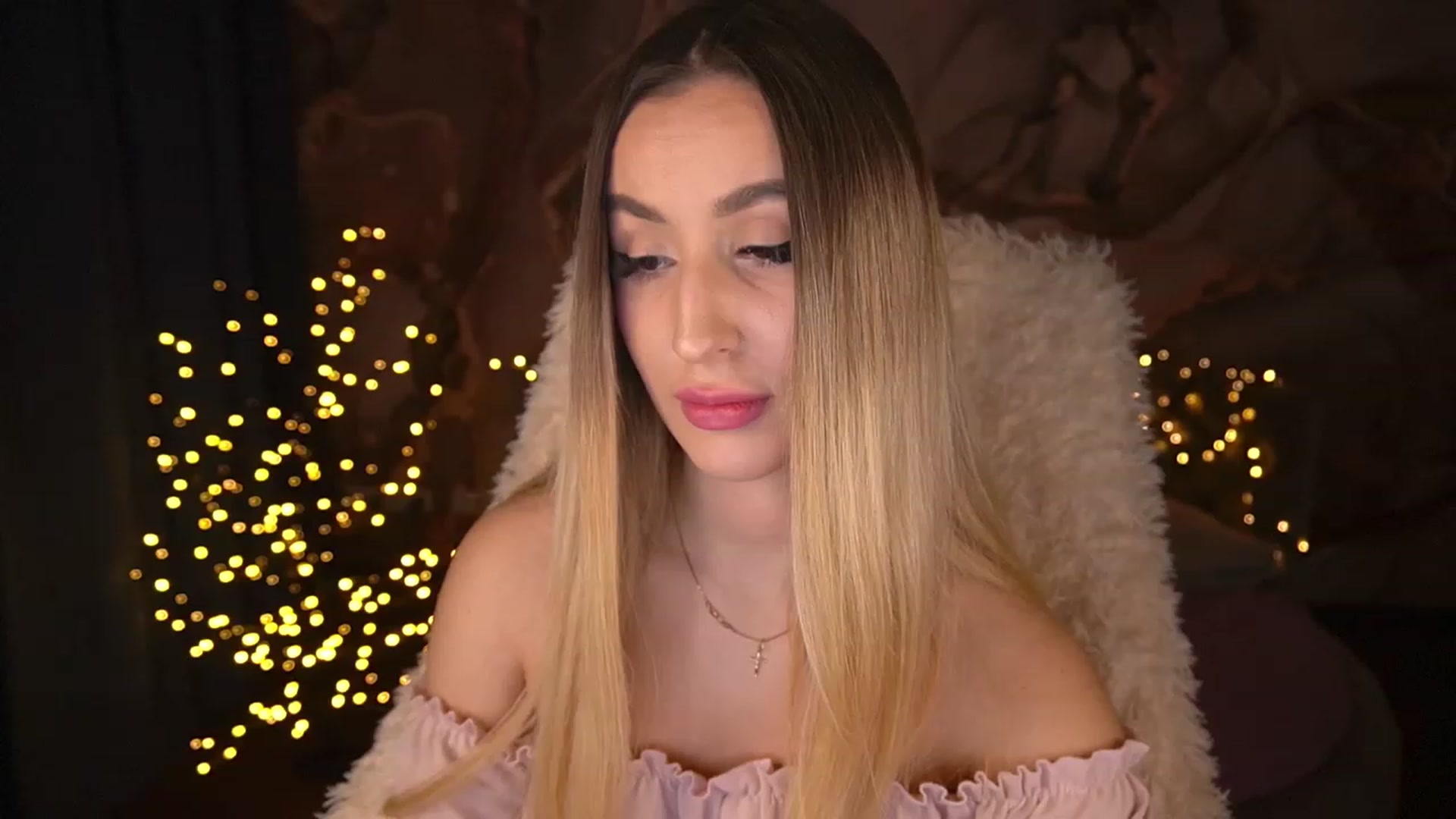 Gallery image thumbnail from LiaBrazzer's myfreecams stream on, 02/04/2023, 16:10 image 9 of 20